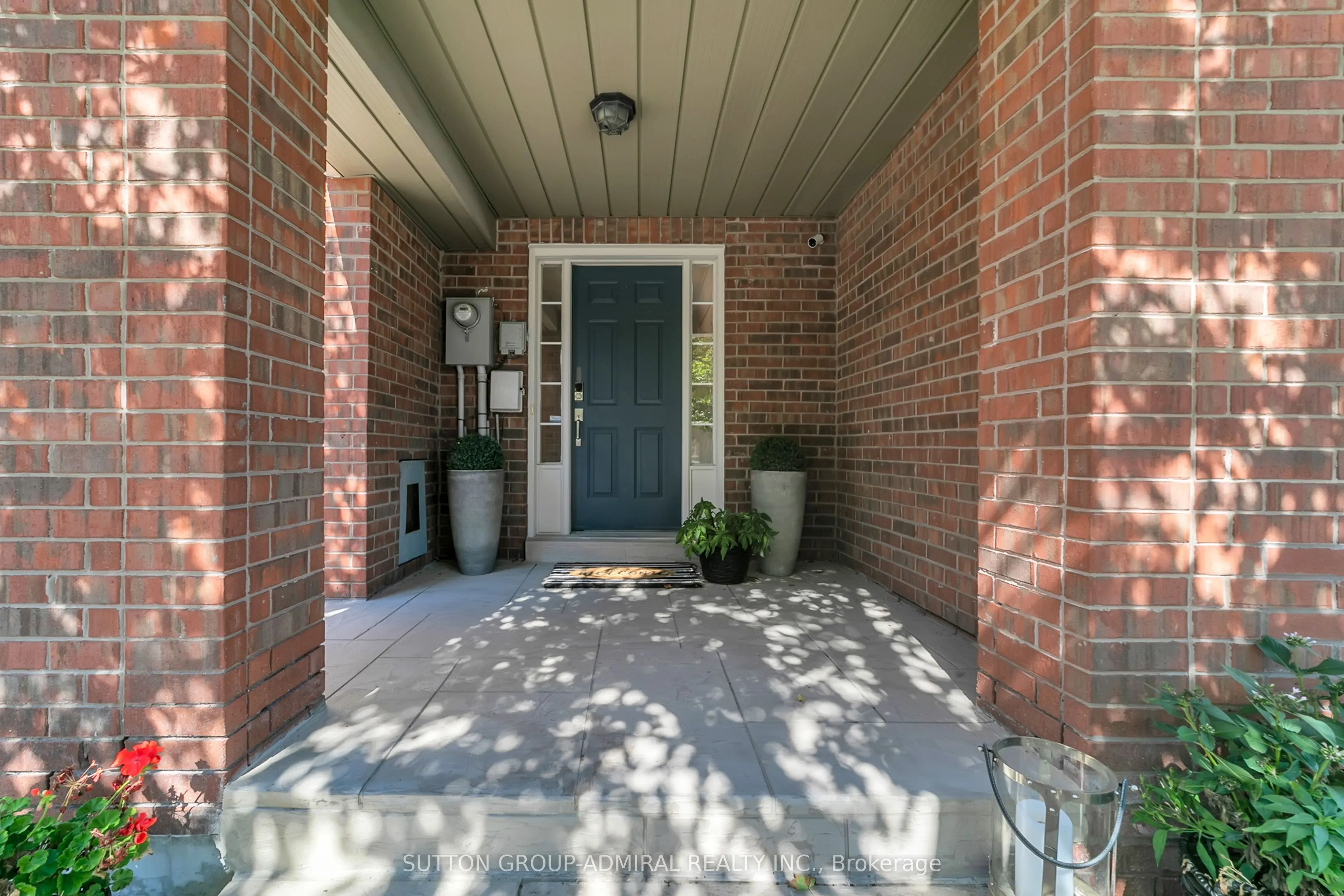 255 Shaftsbury Avenue, #64