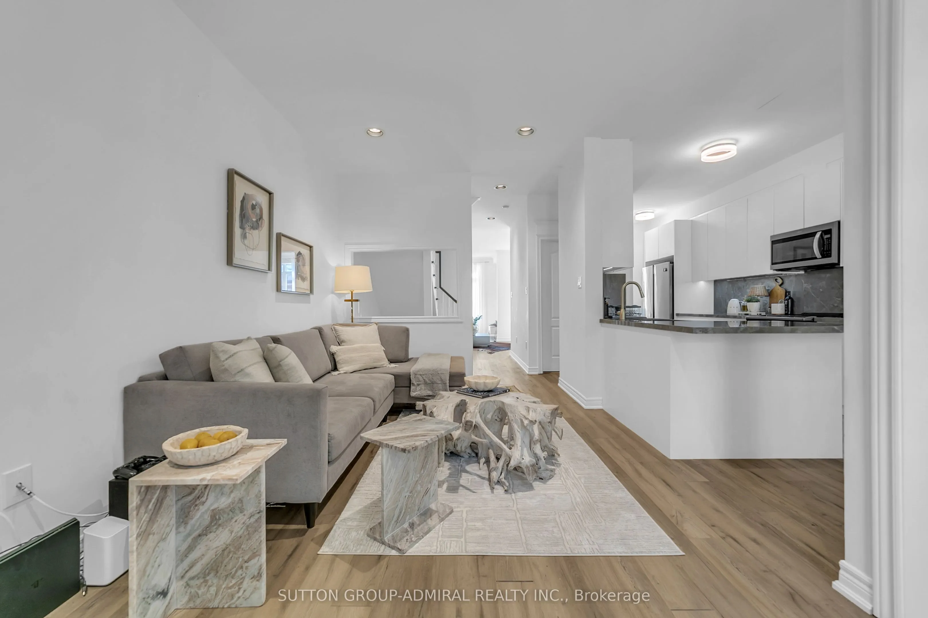 255 Shaftsbury Avenue, #64