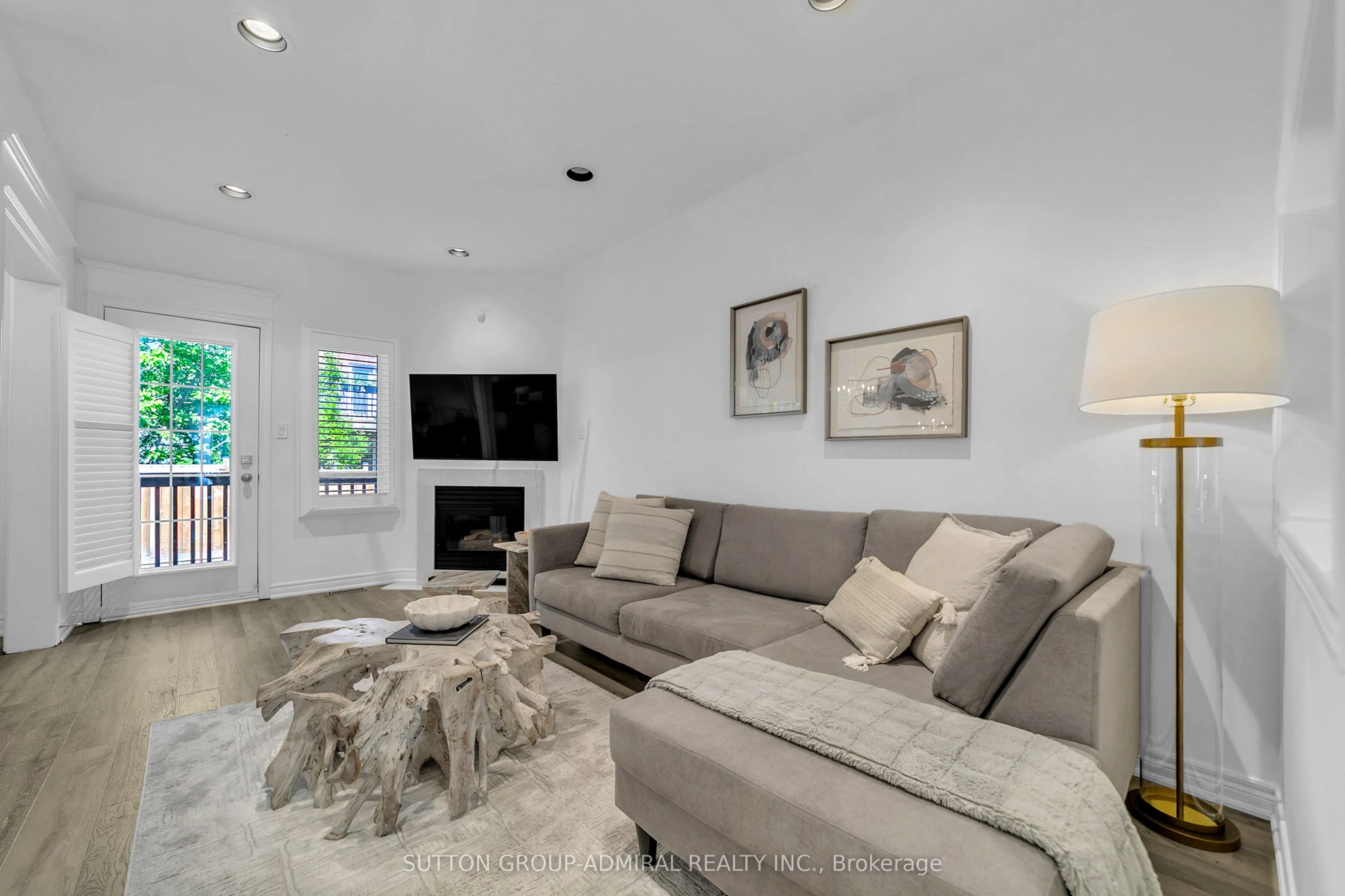 255 Shaftsbury Avenue, #64