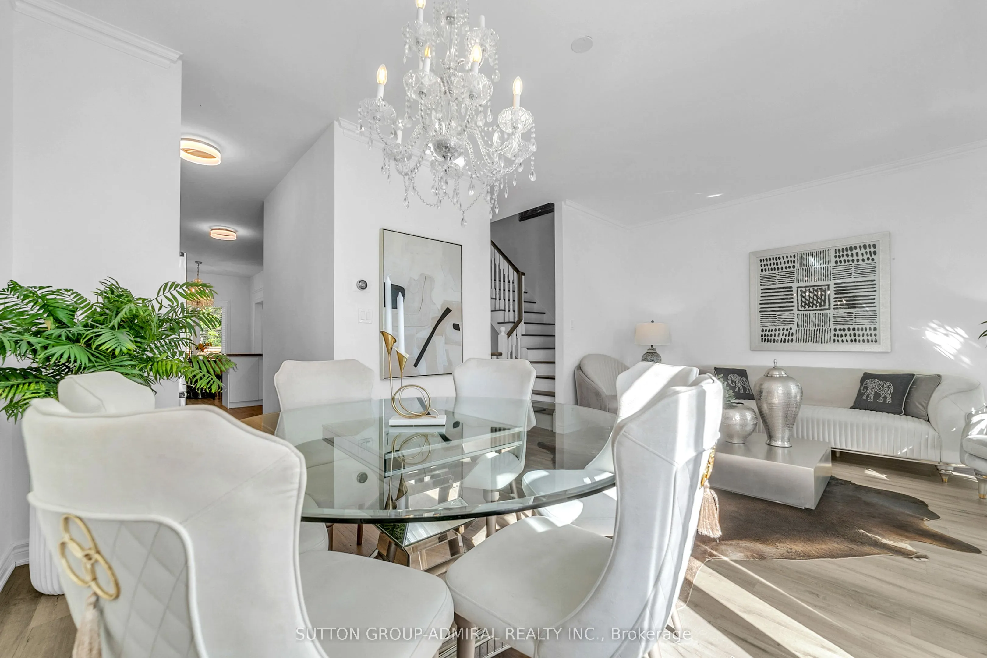 255 Shaftsbury Avenue, #64