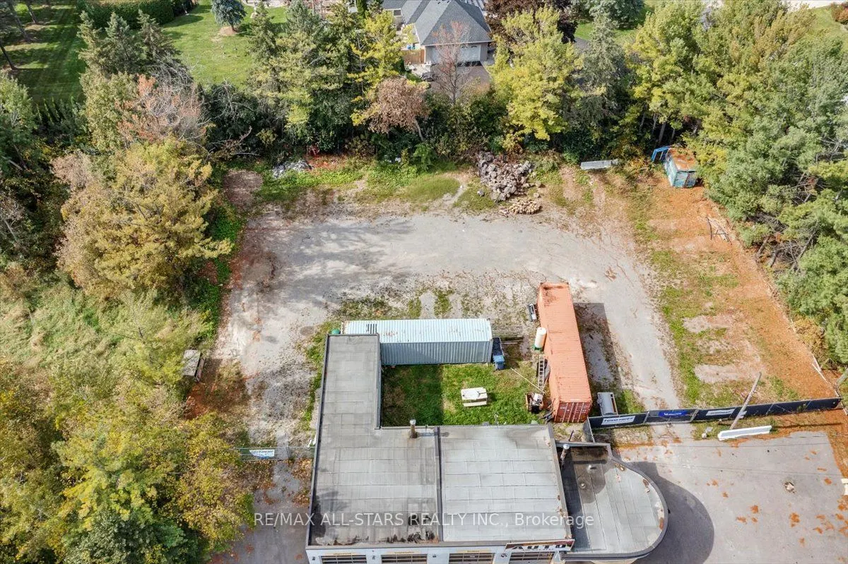 14806 Woodbine Avenue