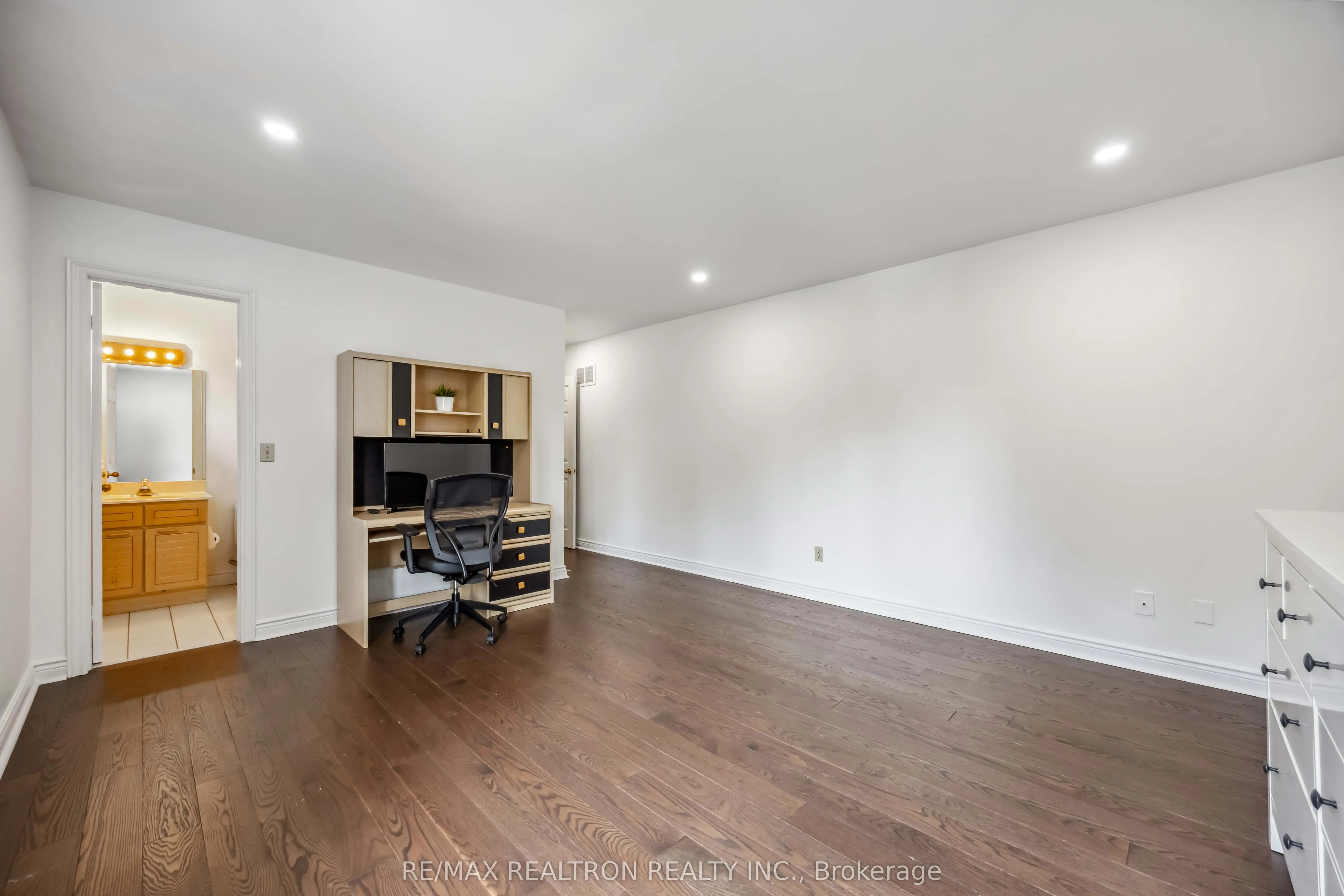 16 Ida Street
