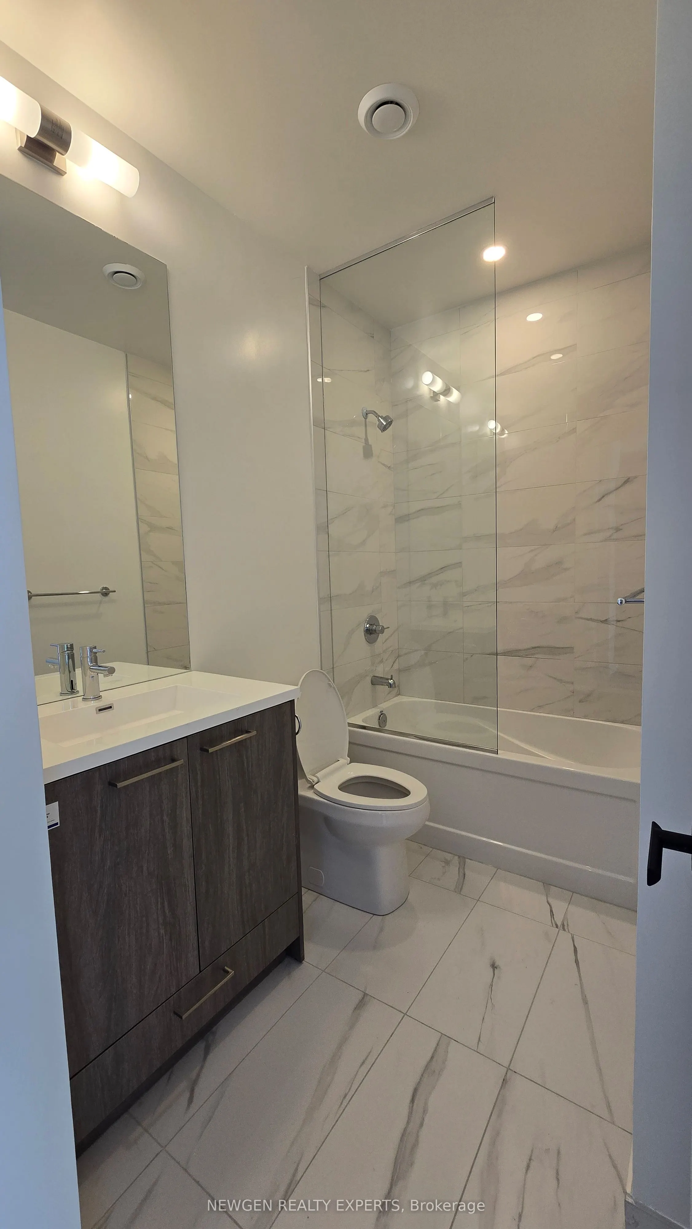 28 Interchange Way, #15