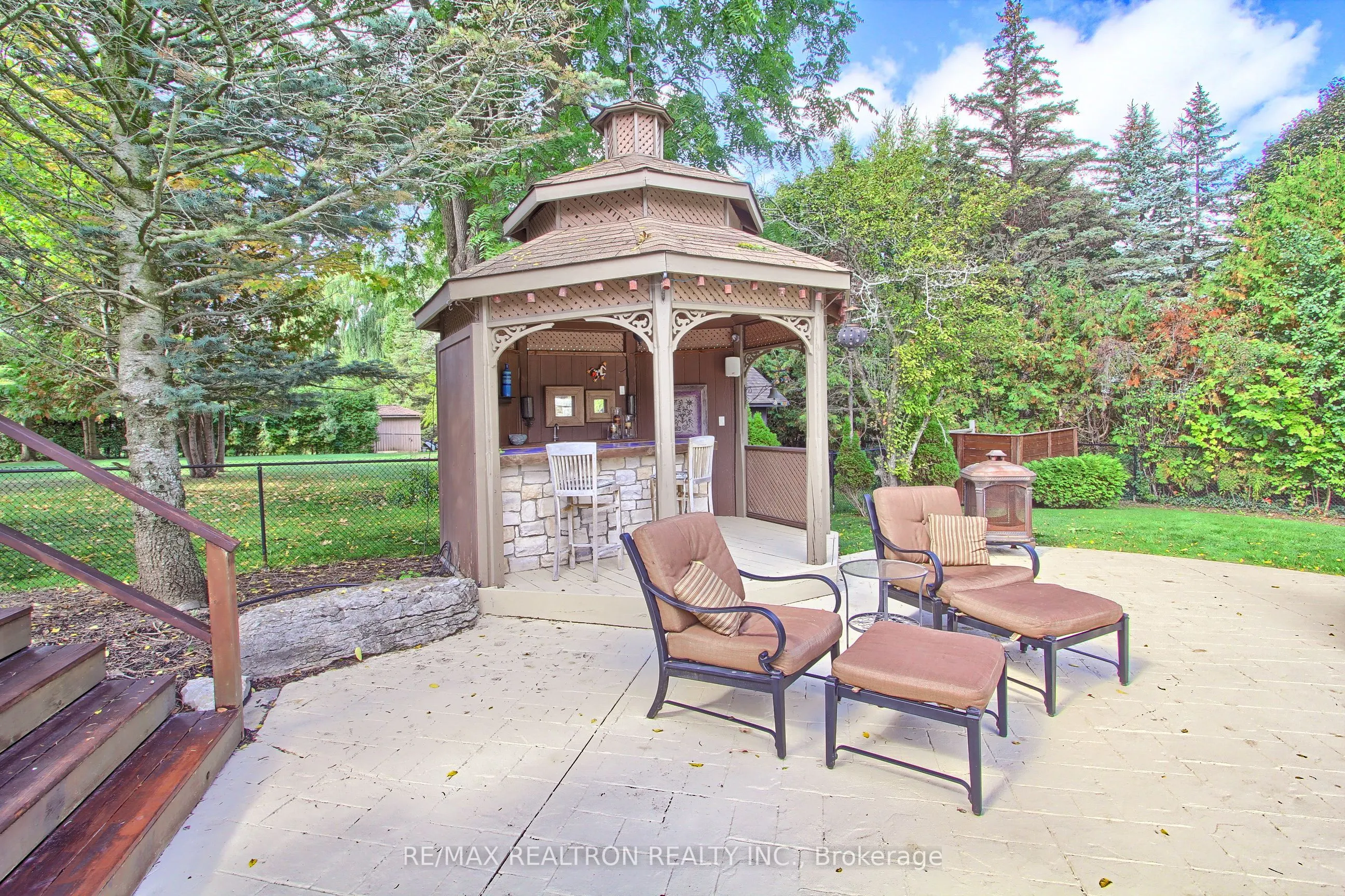1824 Mount Albert Road