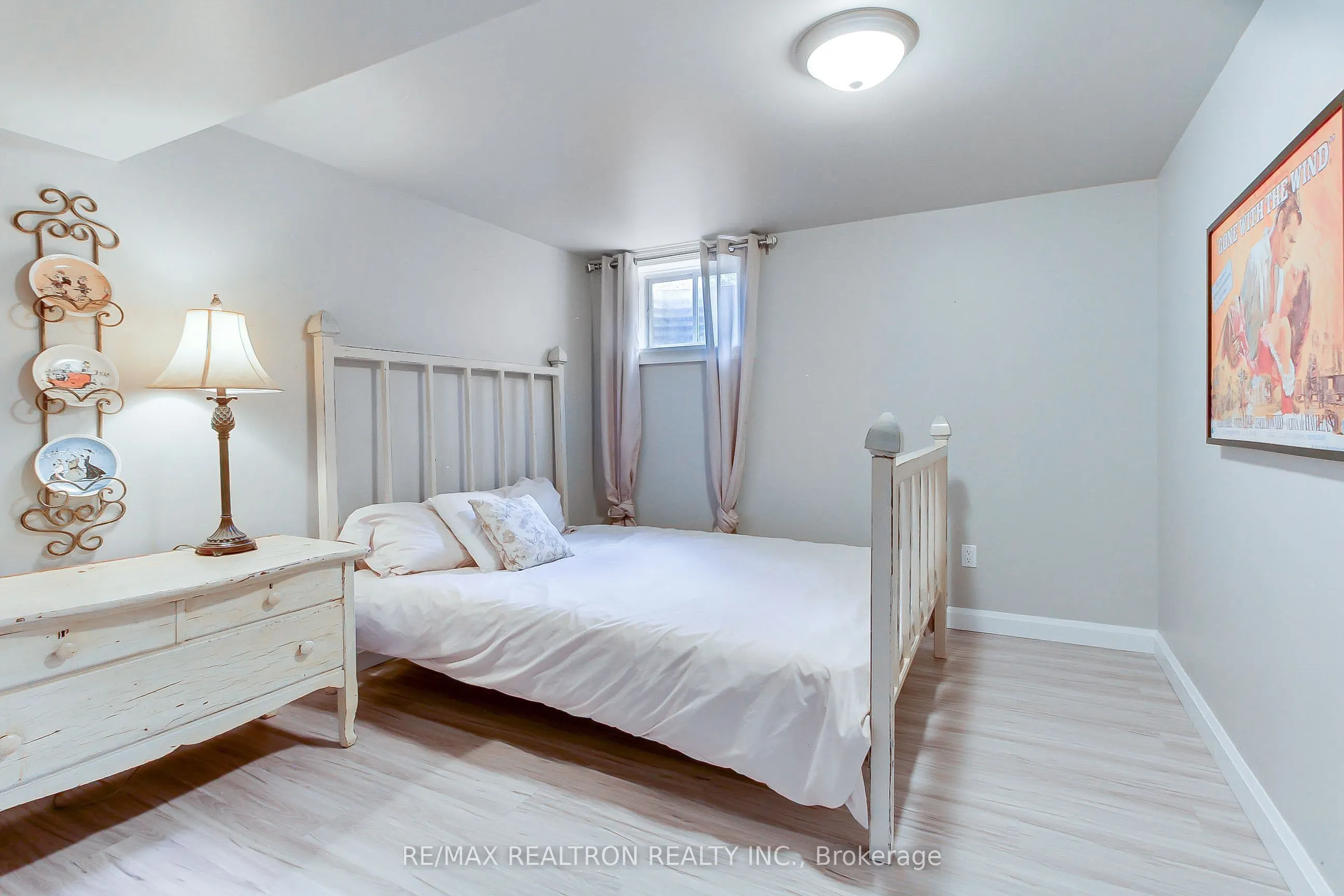 1824 Mount Albert Road