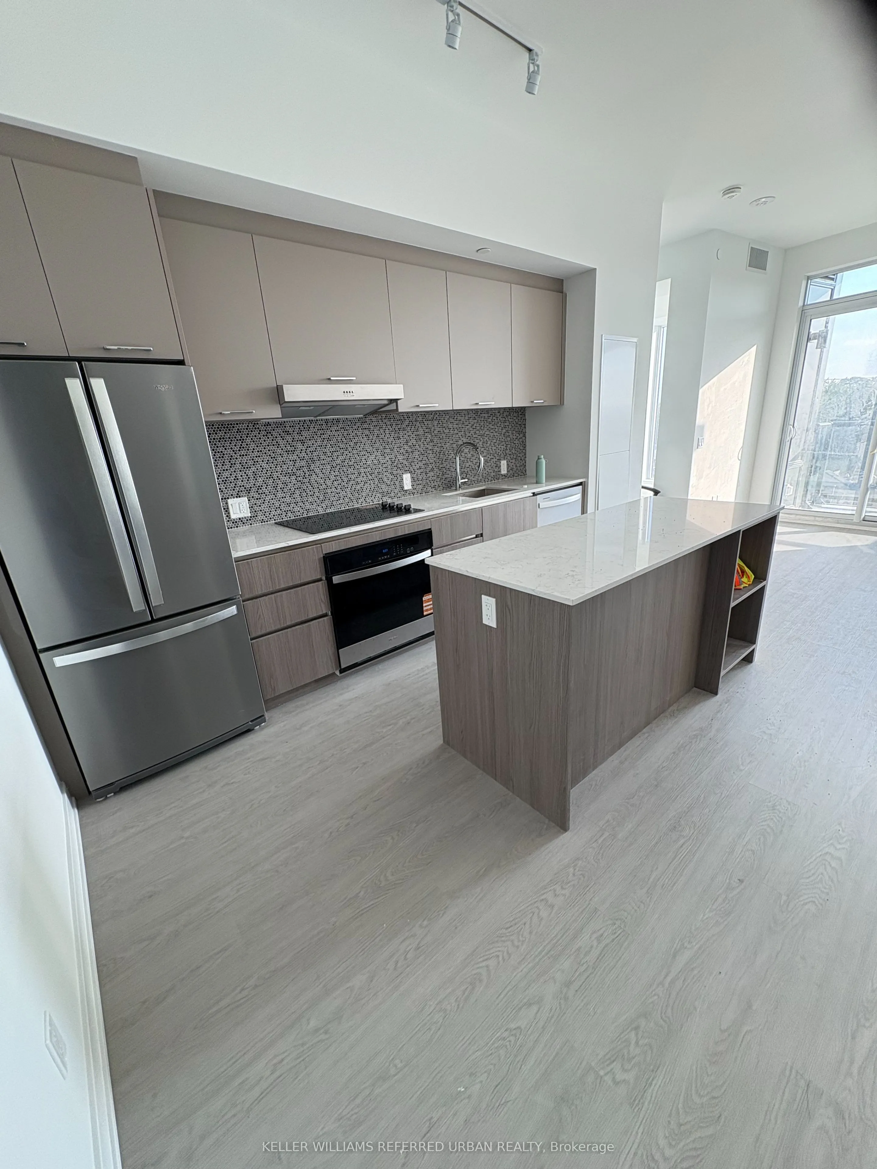 8188 Yonge Street S, #513