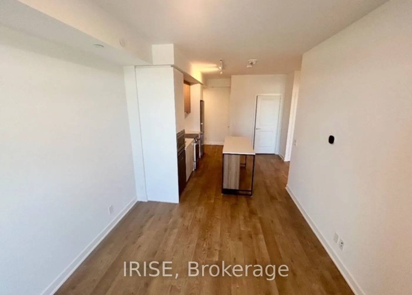 30 Upper Mall Way, #517