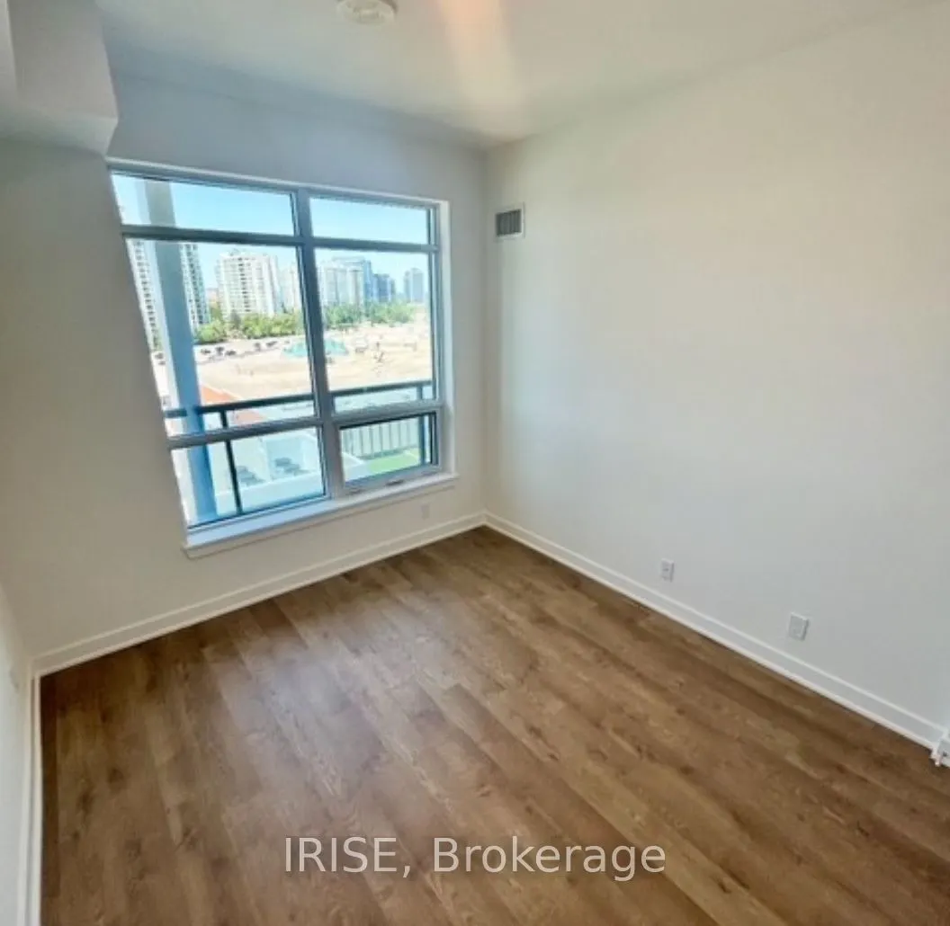 30 Upper Mall Way, #517