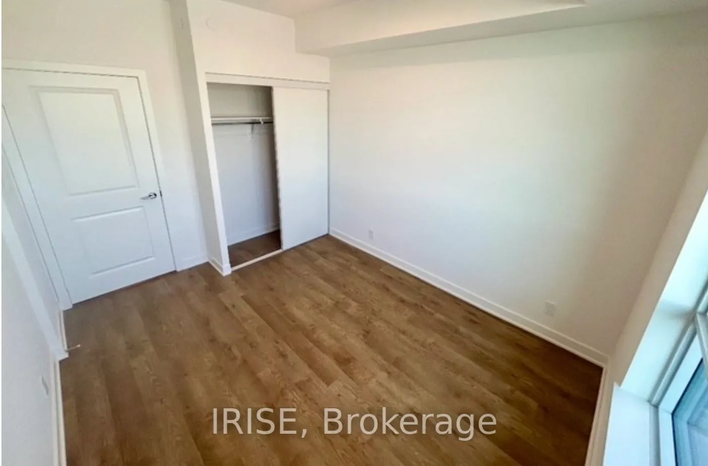30 Upper Mall Way, #517