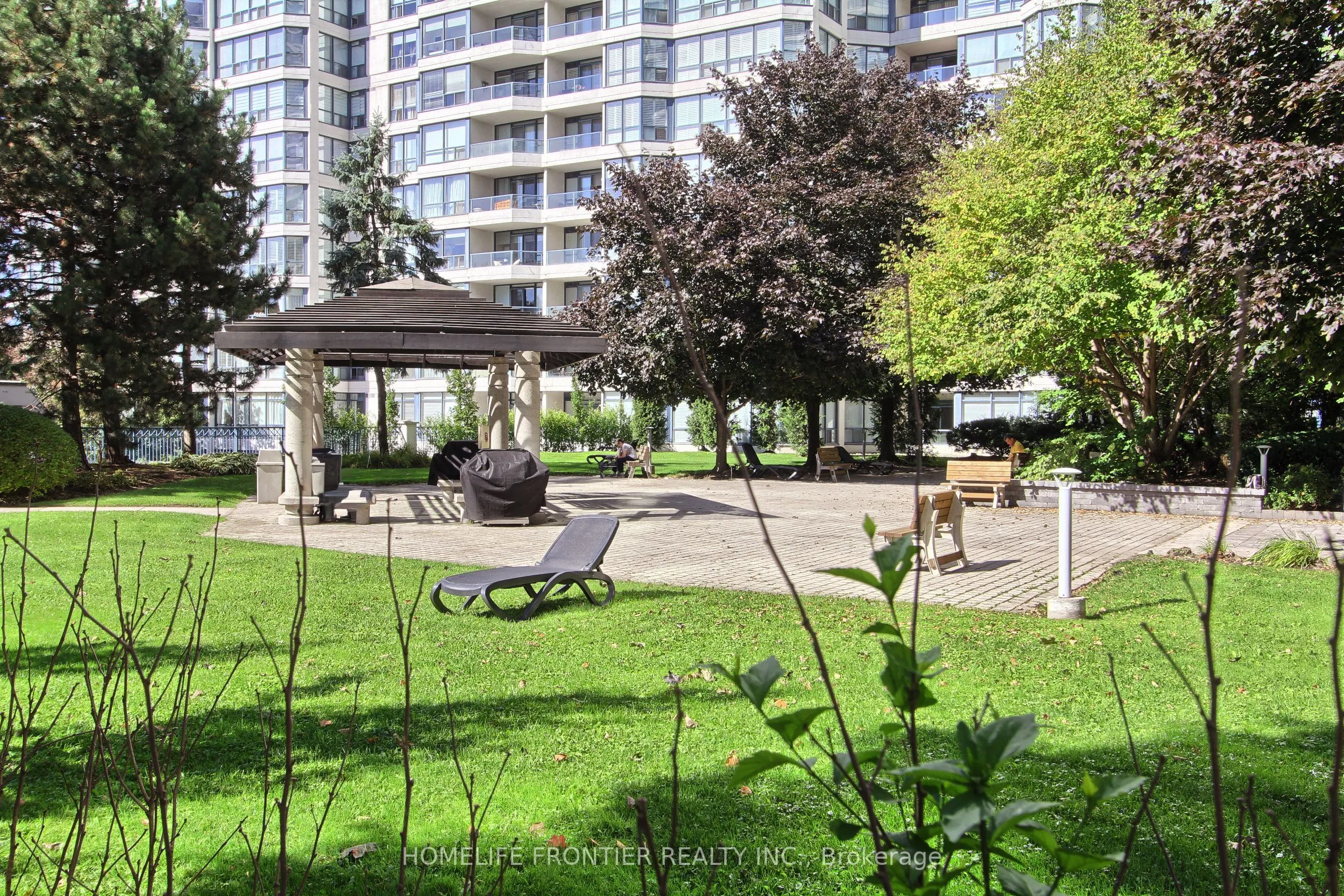 7300 Yonge Street, #411