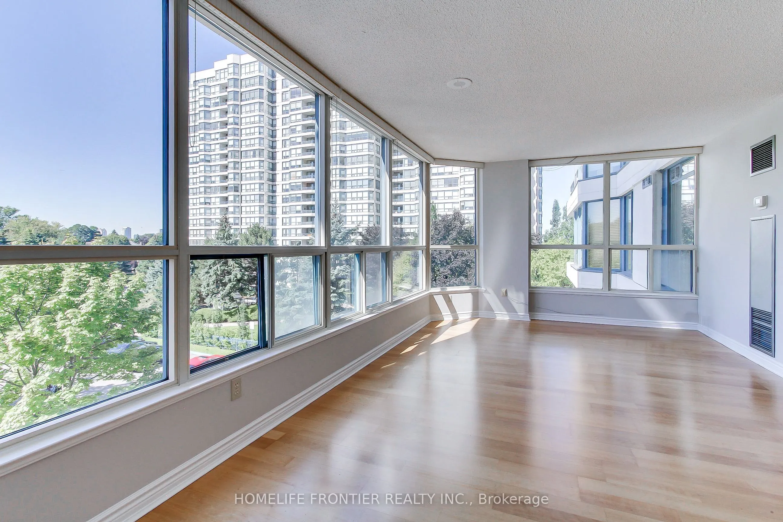 7300 Yonge Street, #411