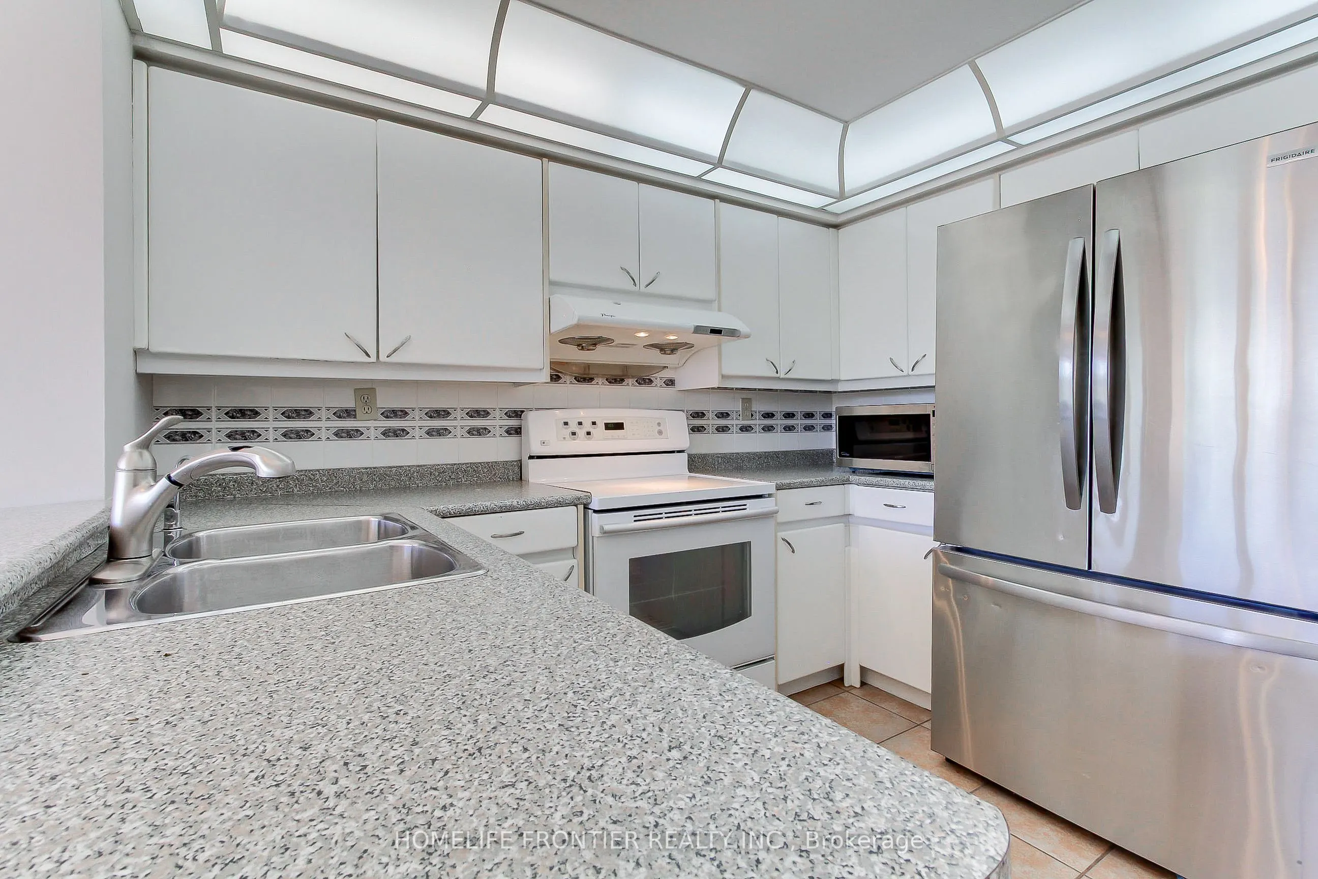 7300 Yonge Street, #411