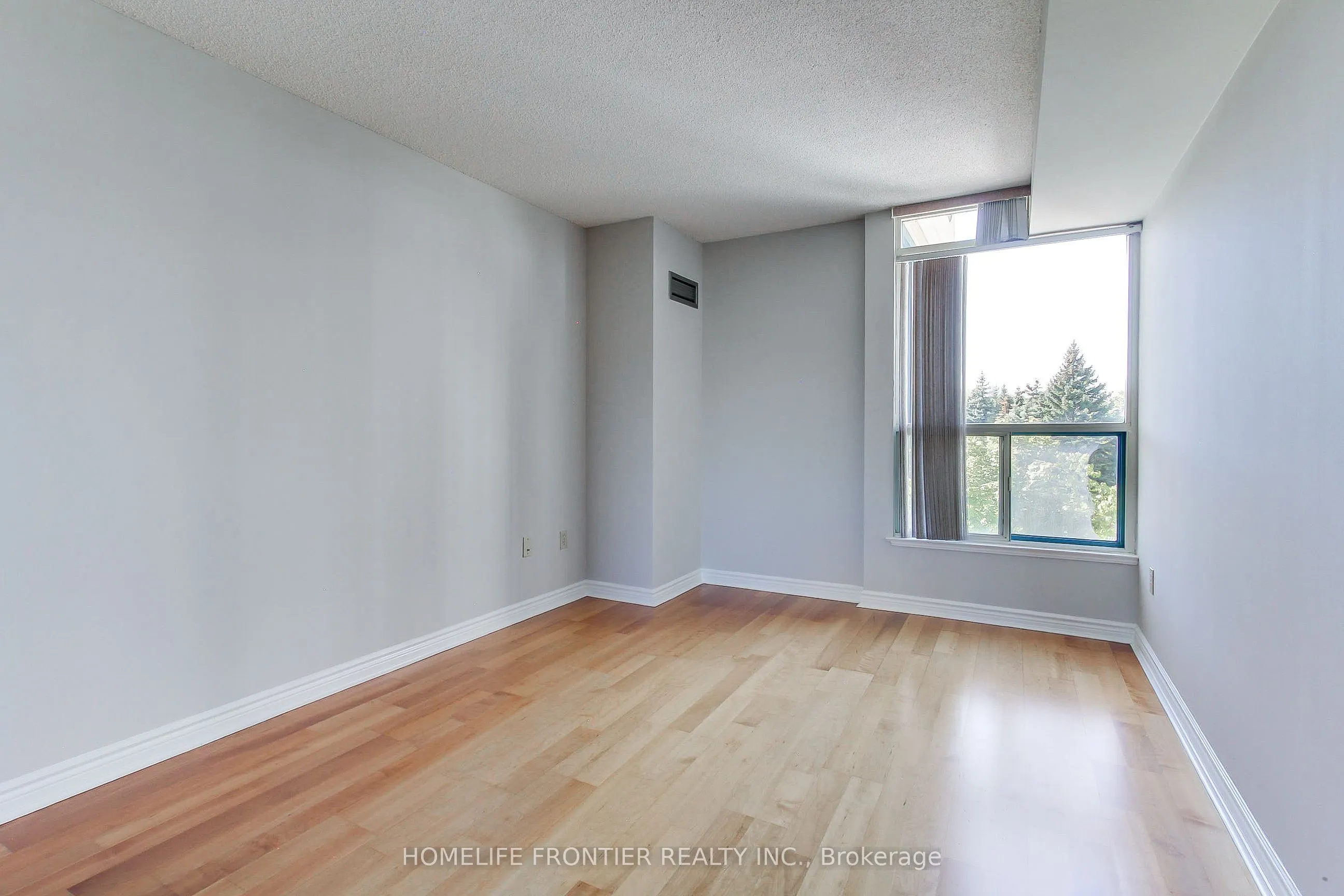7300 Yonge Street, #411