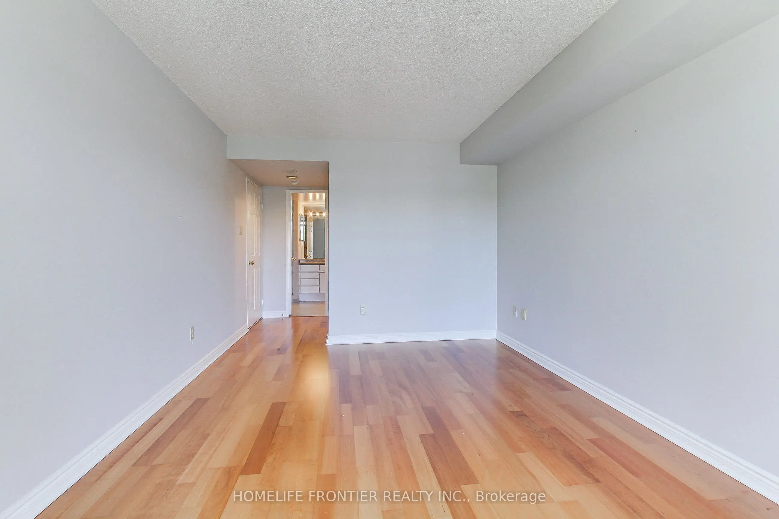 7300 Yonge Street, #411