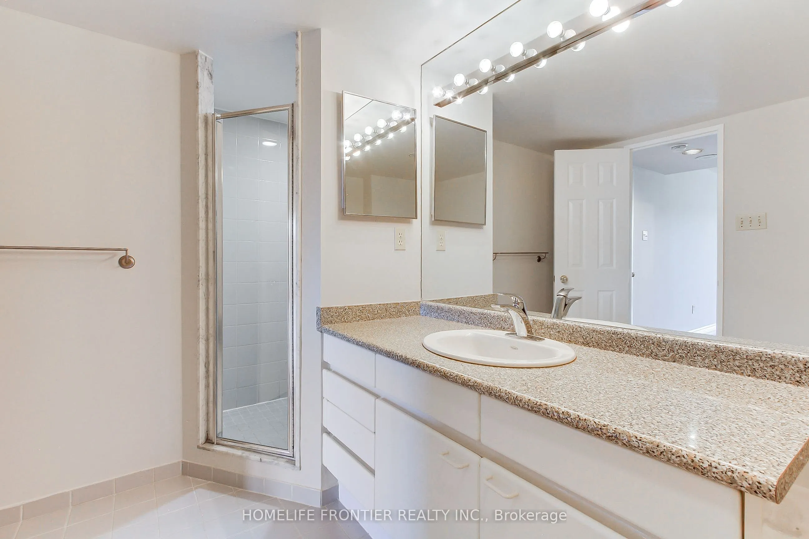 7300 Yonge Street, #411