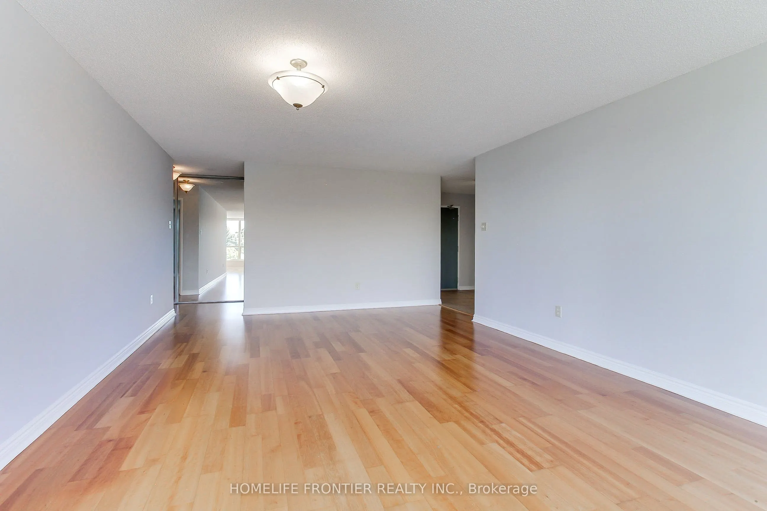 7300 Yonge Street, #411