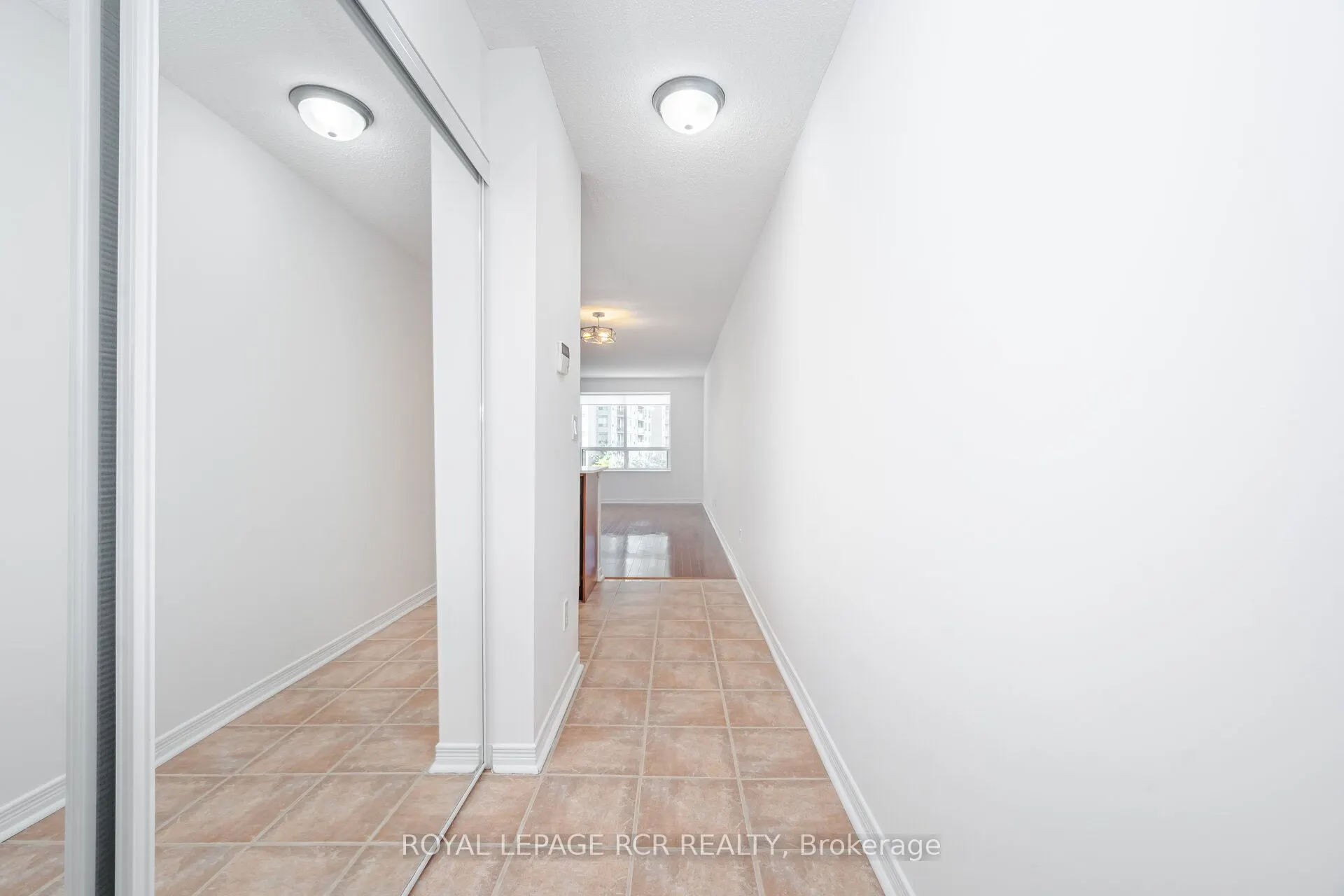 11 Oneida Crescent, #301