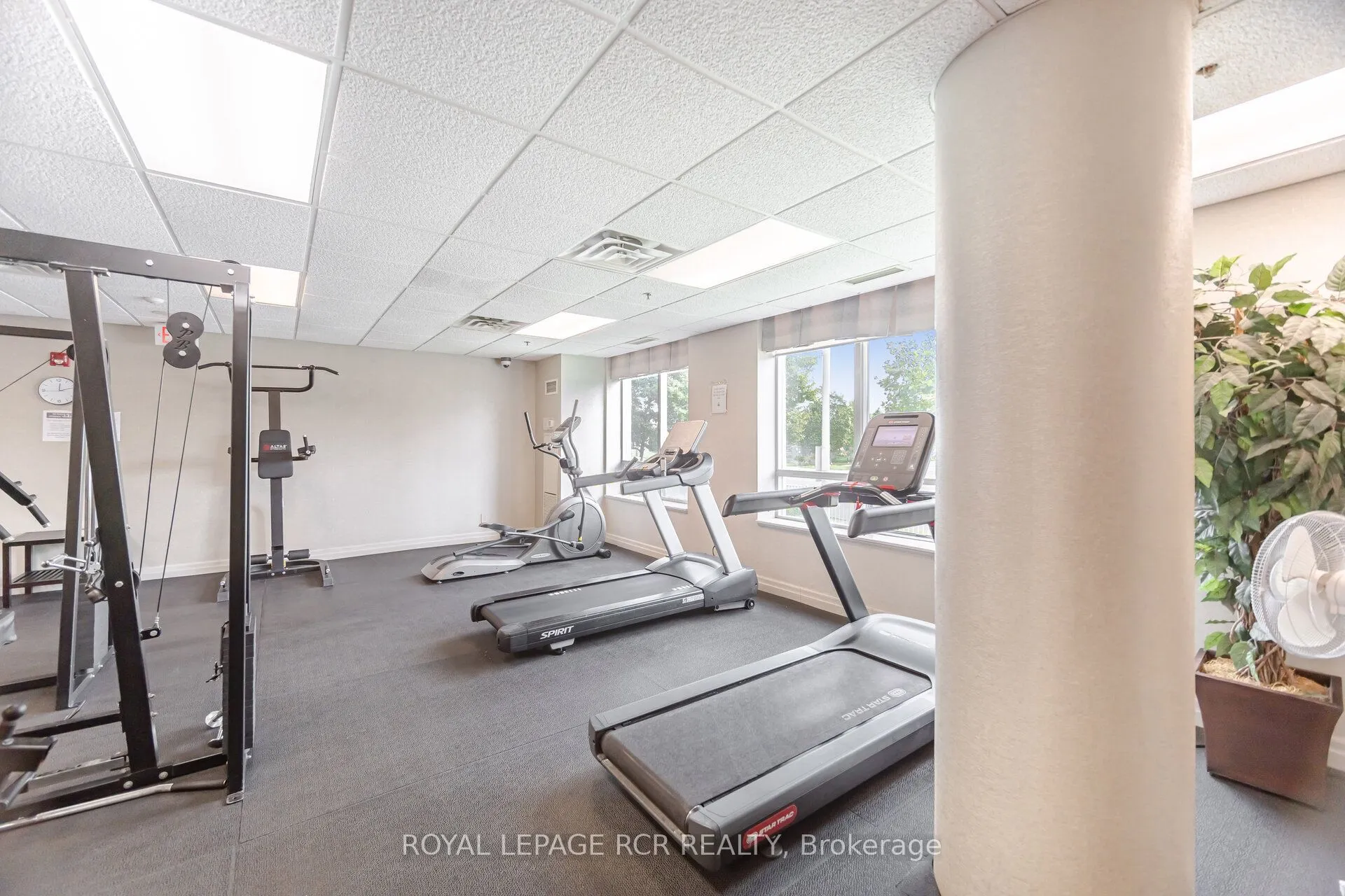 11 Oneida Crescent, #301