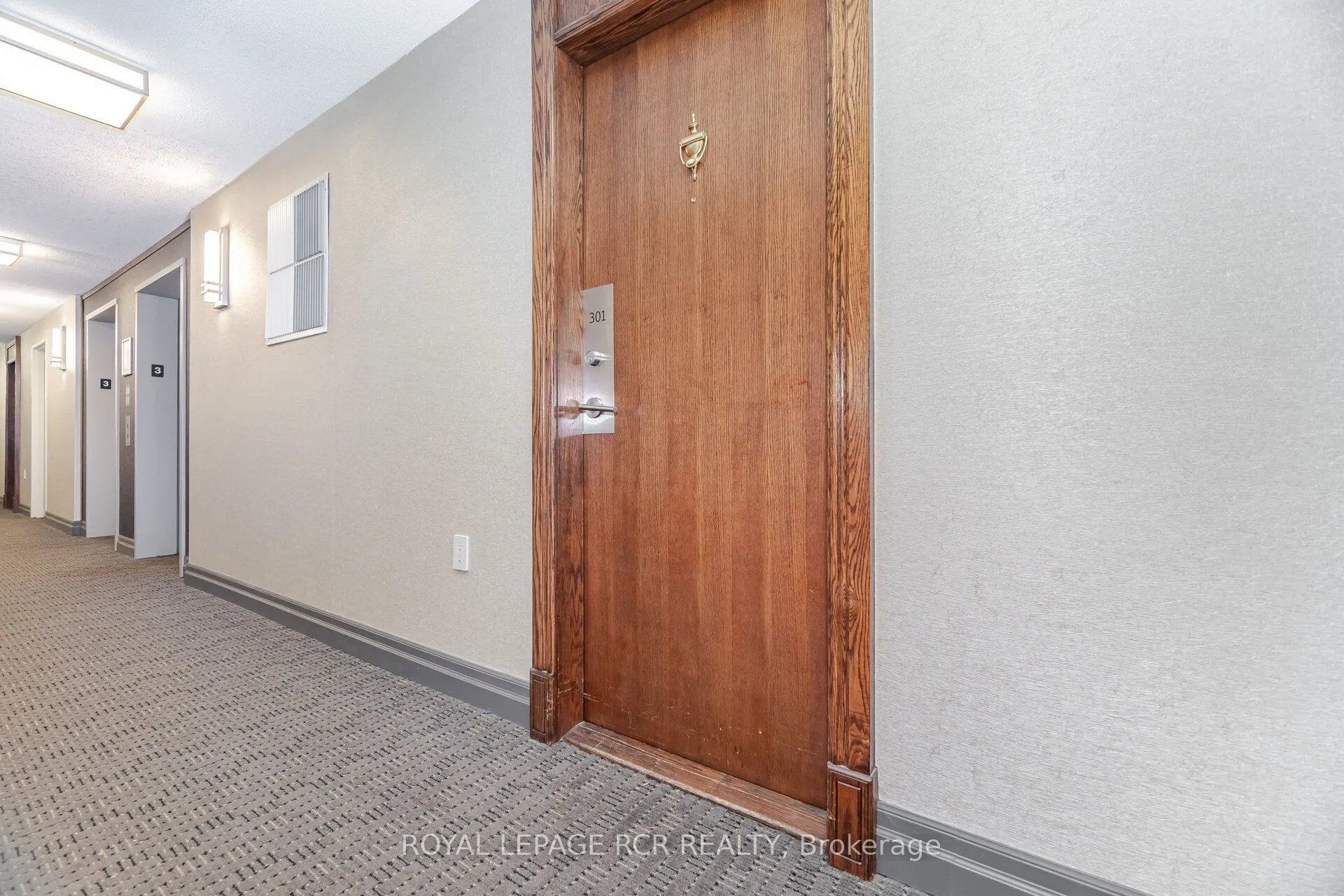 11 Oneida Crescent, #301