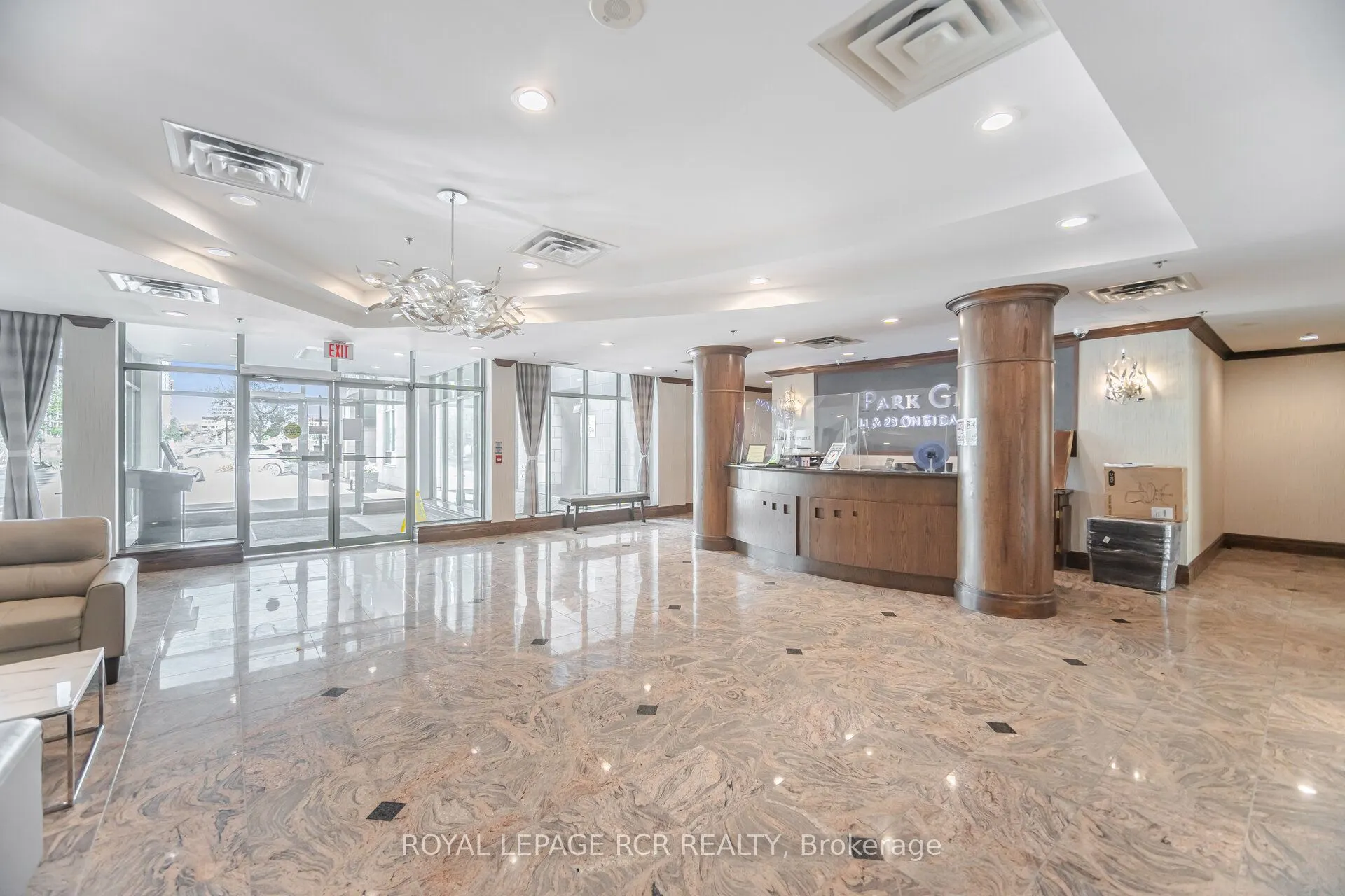 11 Oneida Crescent, #301