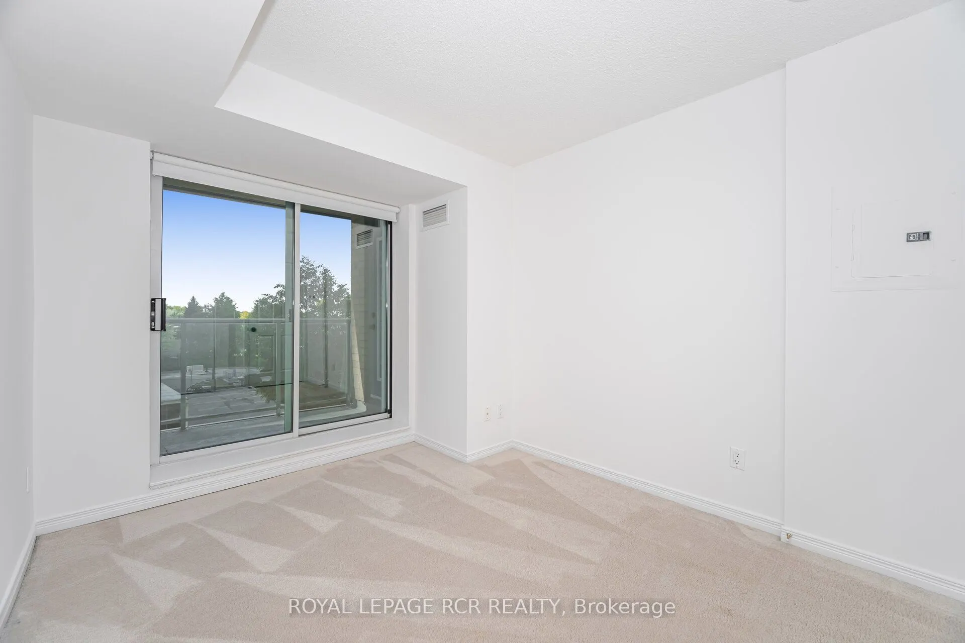 11 Oneida Crescent, #301
