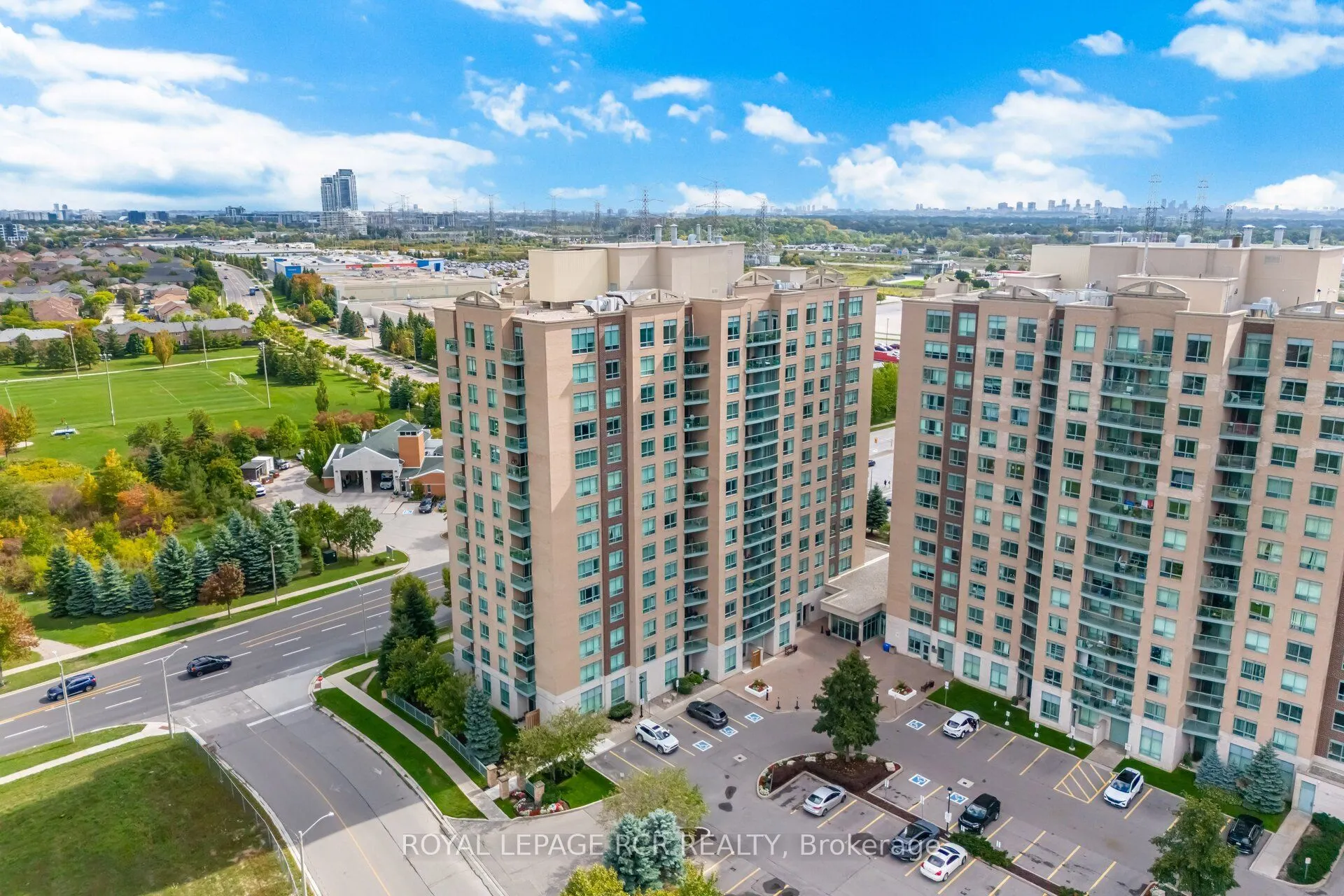 11 Oneida Crescent, #301