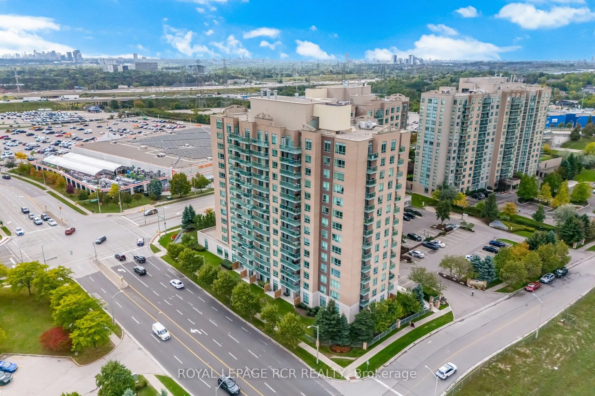 11 Oneida Crescent, #301