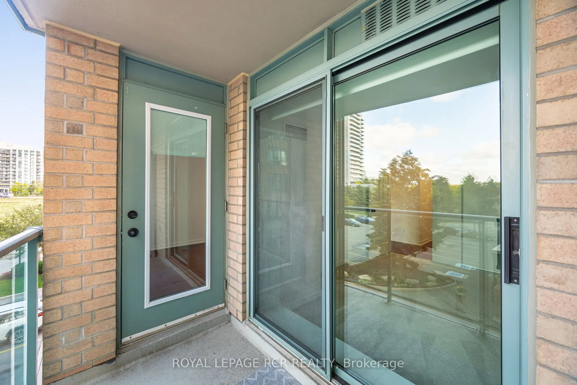 11 Oneida Crescent, #301