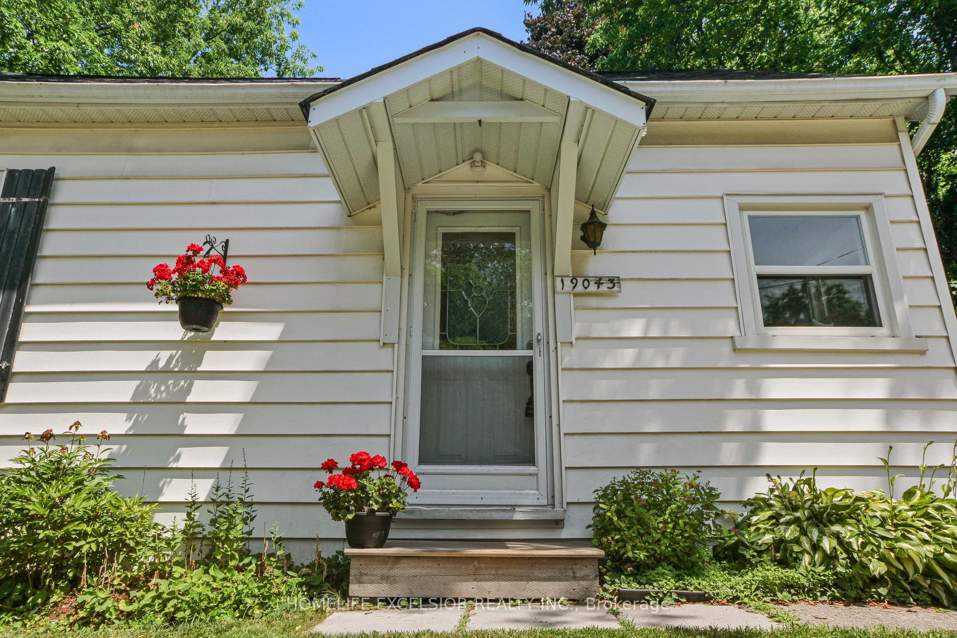 19043 Centre Street