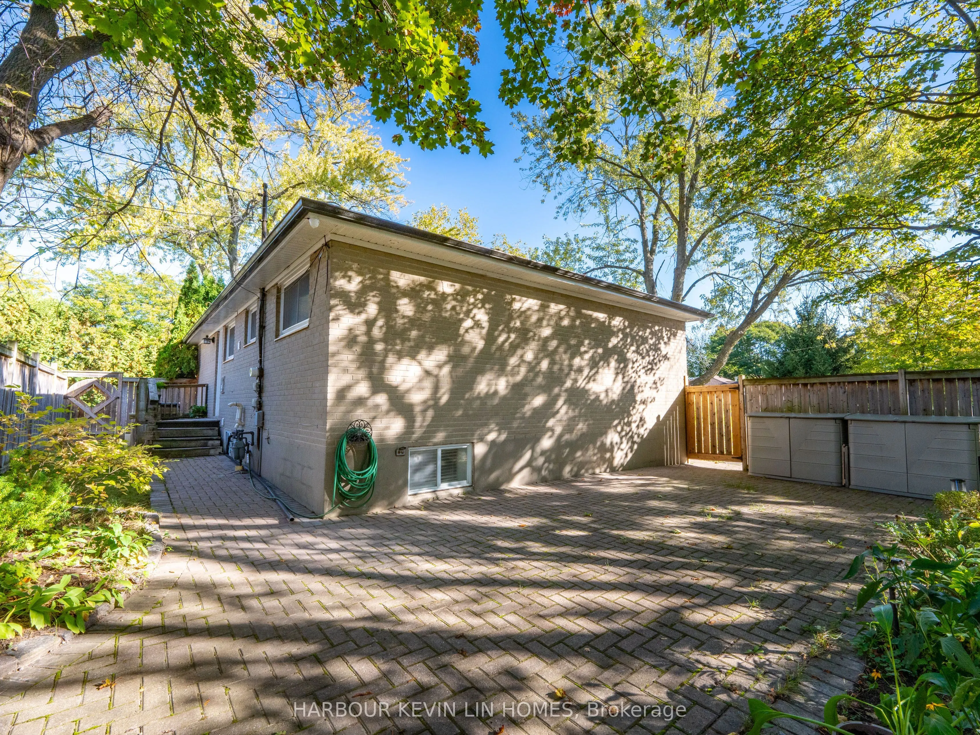 30 Foreht Crescent