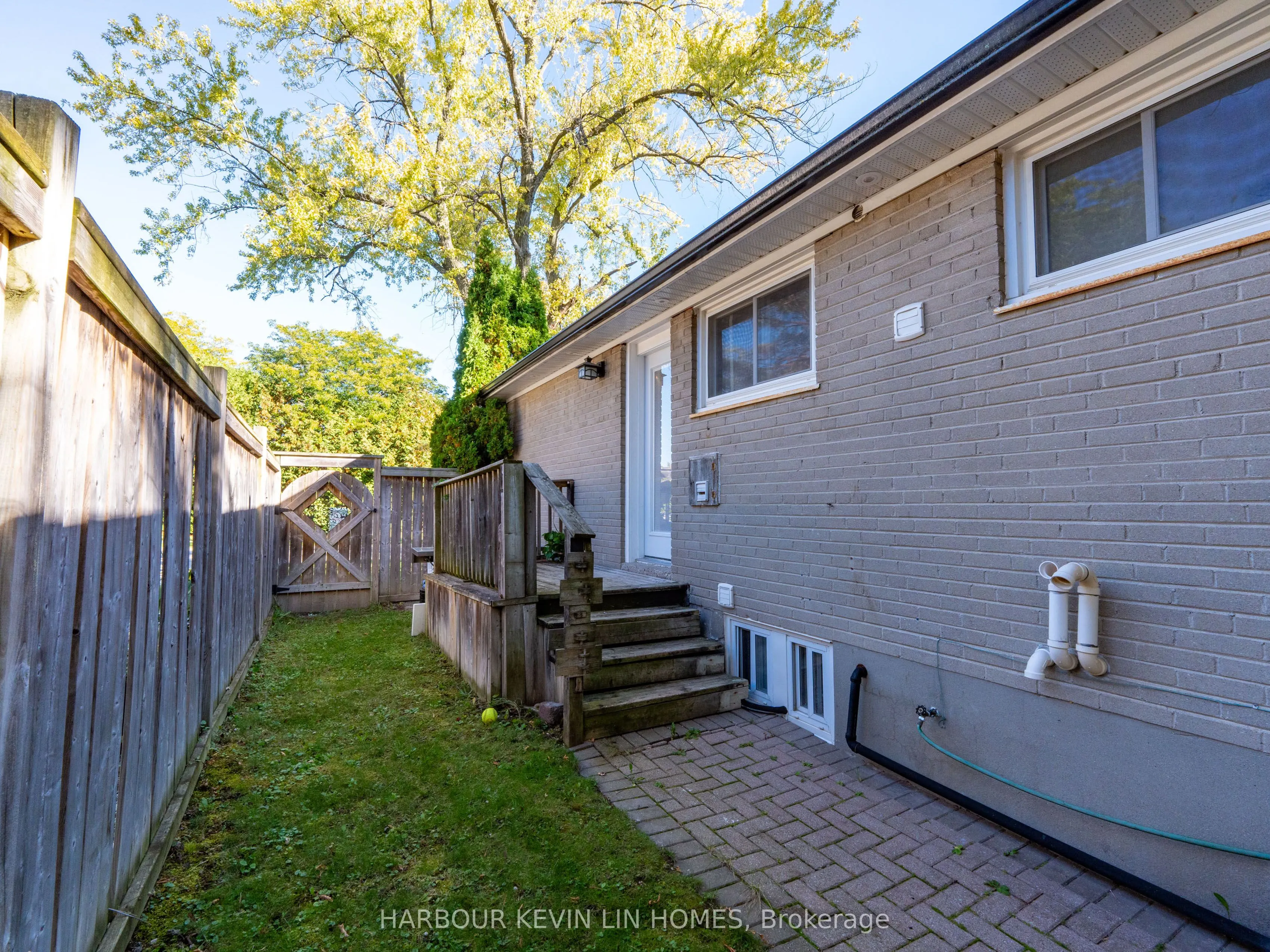 30 Foreht Crescent