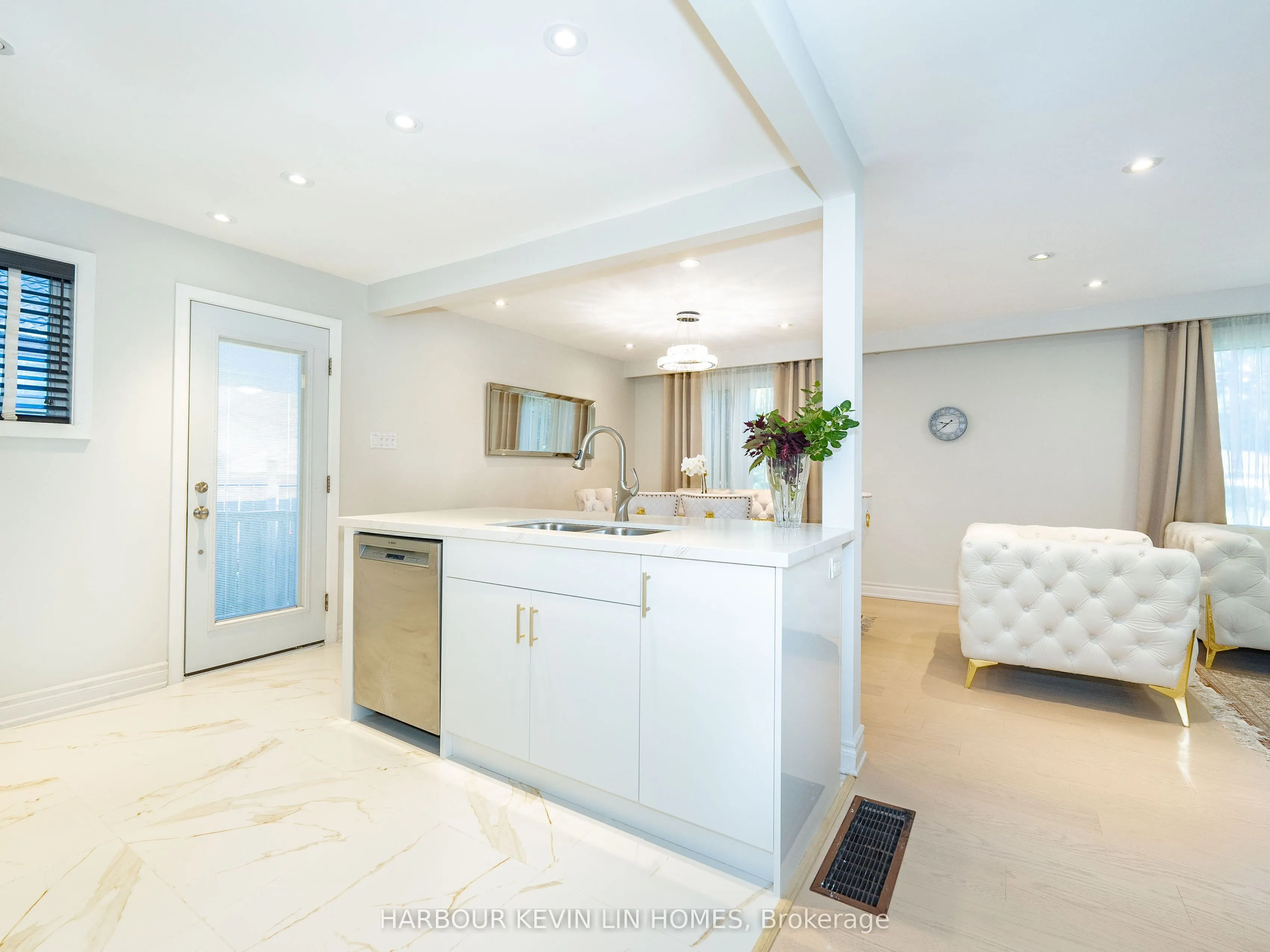 30 Foreht Crescent