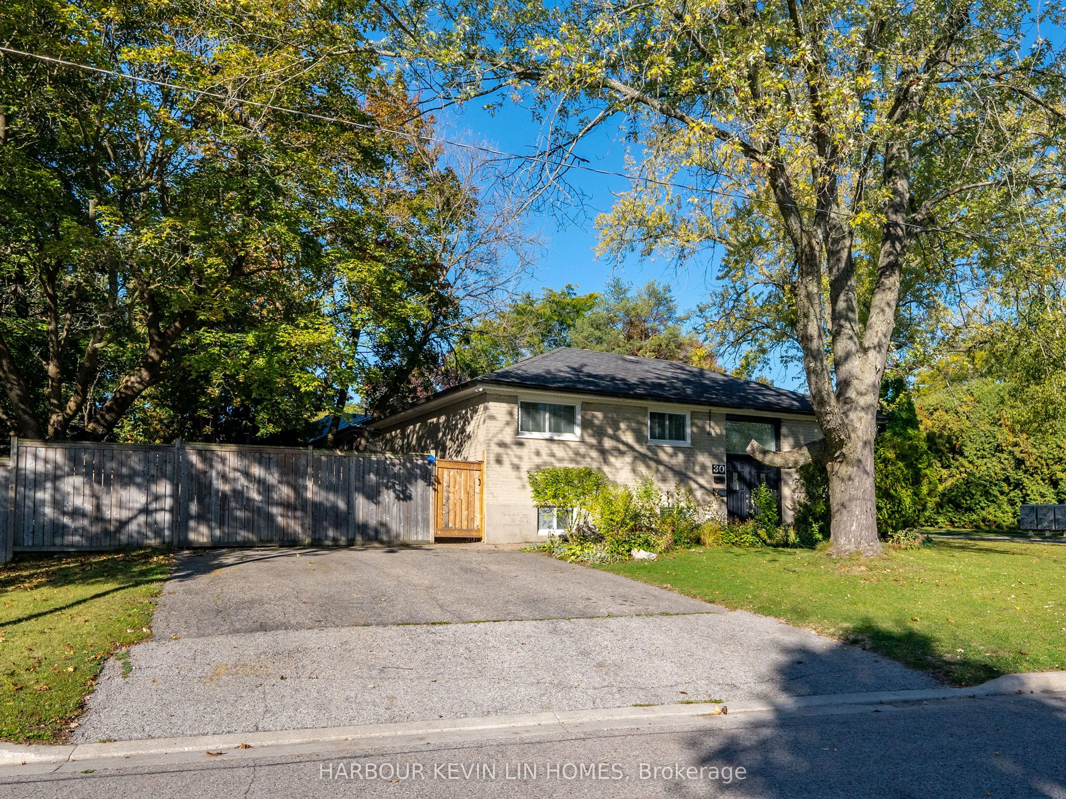 30 Foreht Crescent