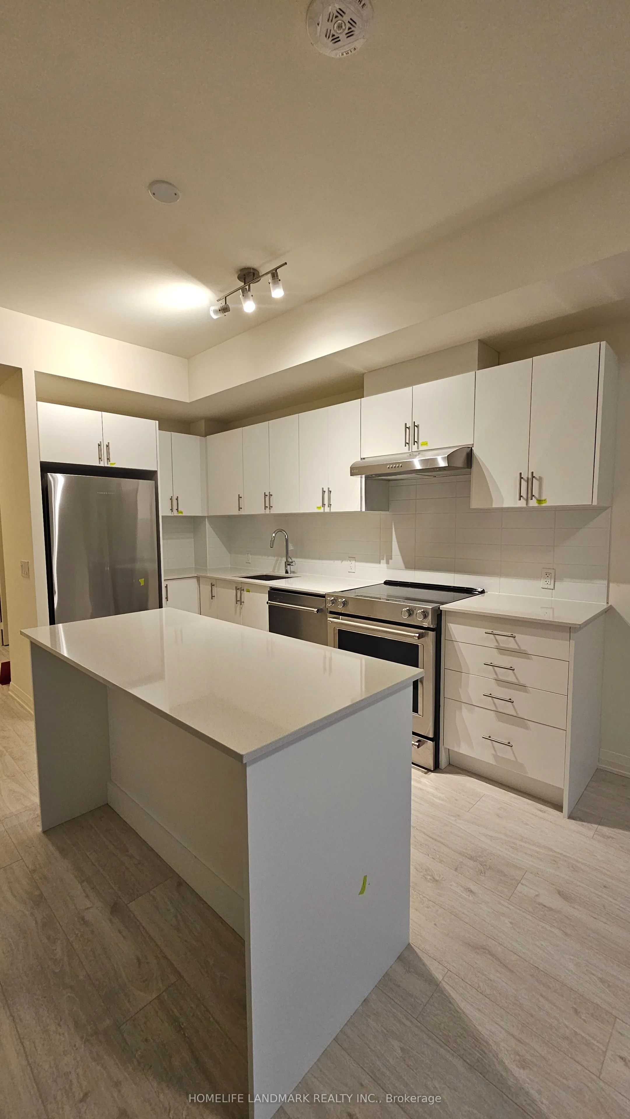 8960 JANE Street, #2618