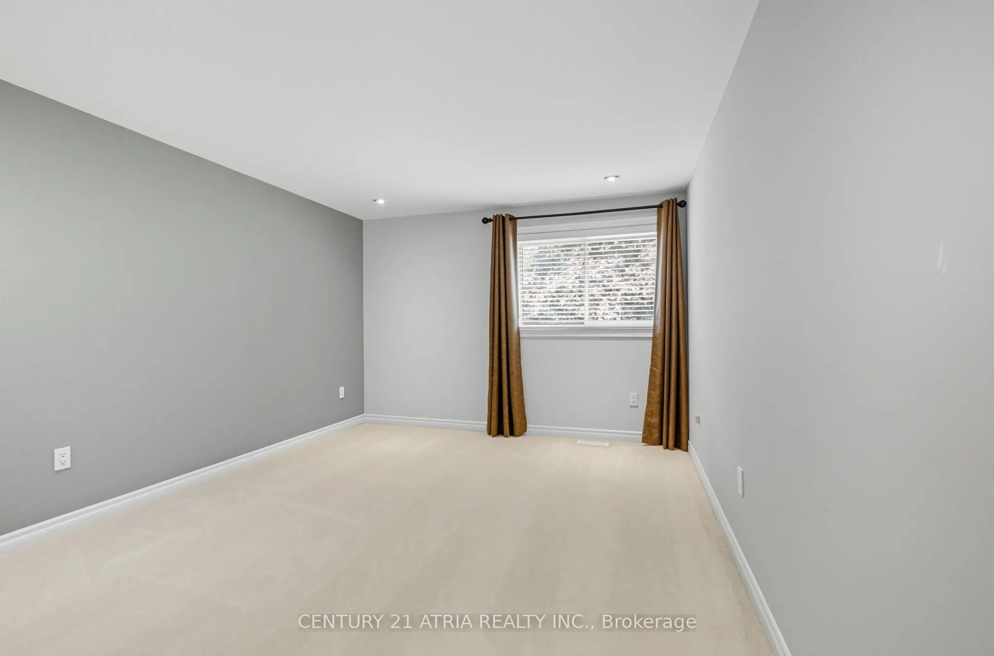 32 Fieldview Crescent