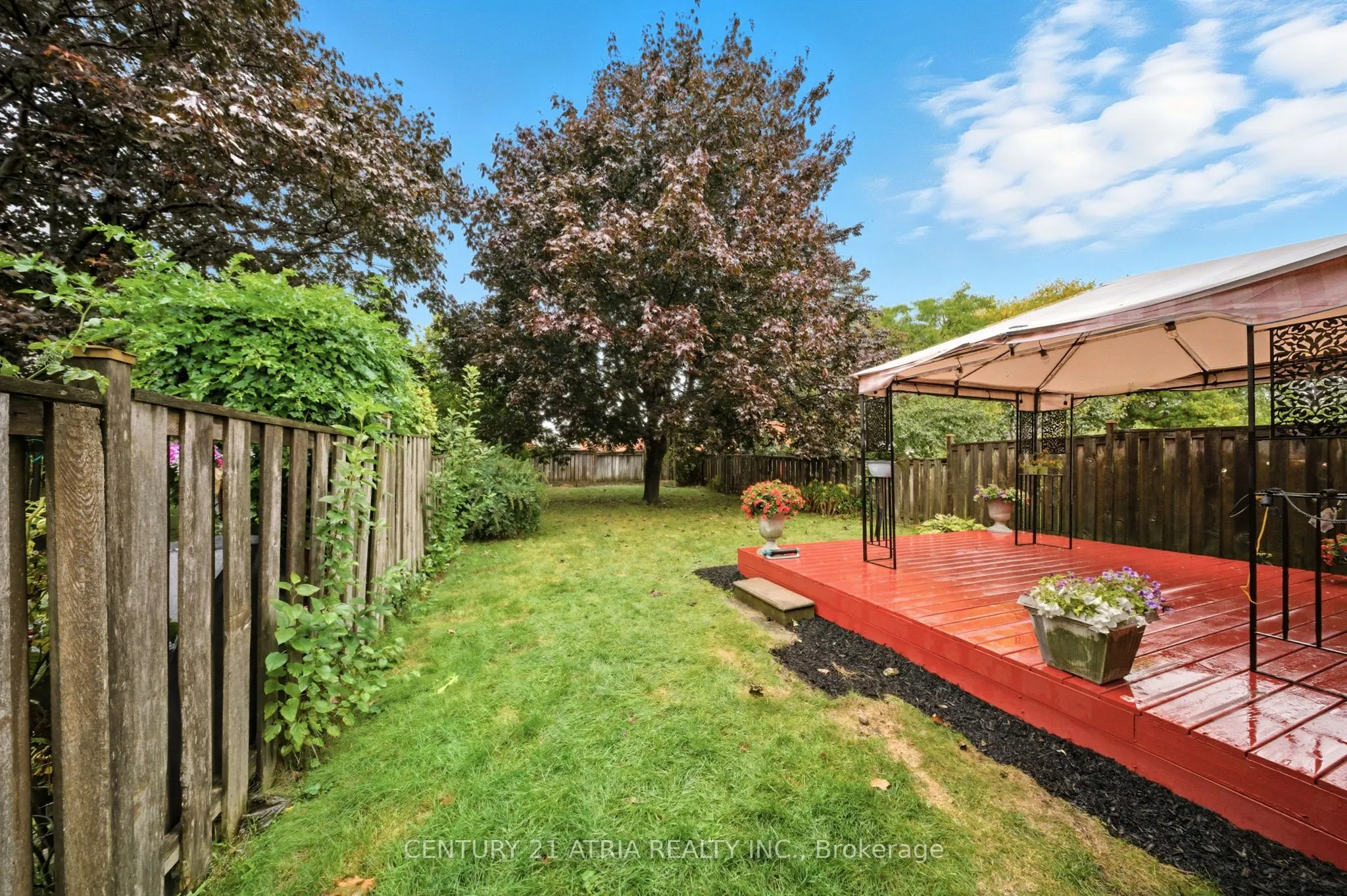32 Fieldview Crescent