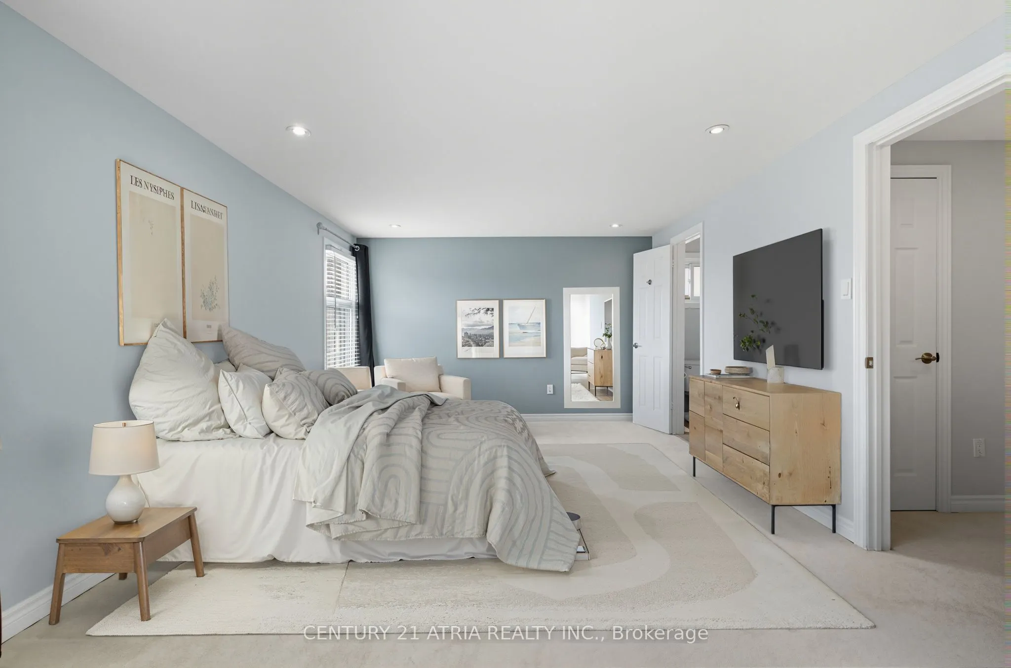 32 Fieldview Crescent