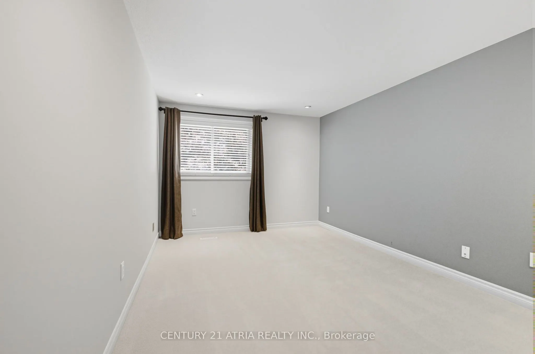 32 Fieldview Crescent