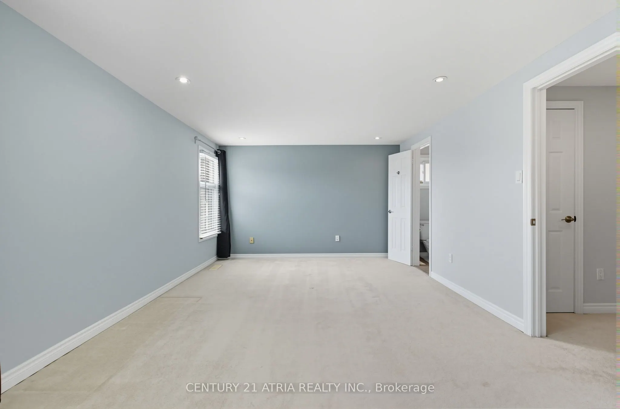 32 Fieldview Crescent
