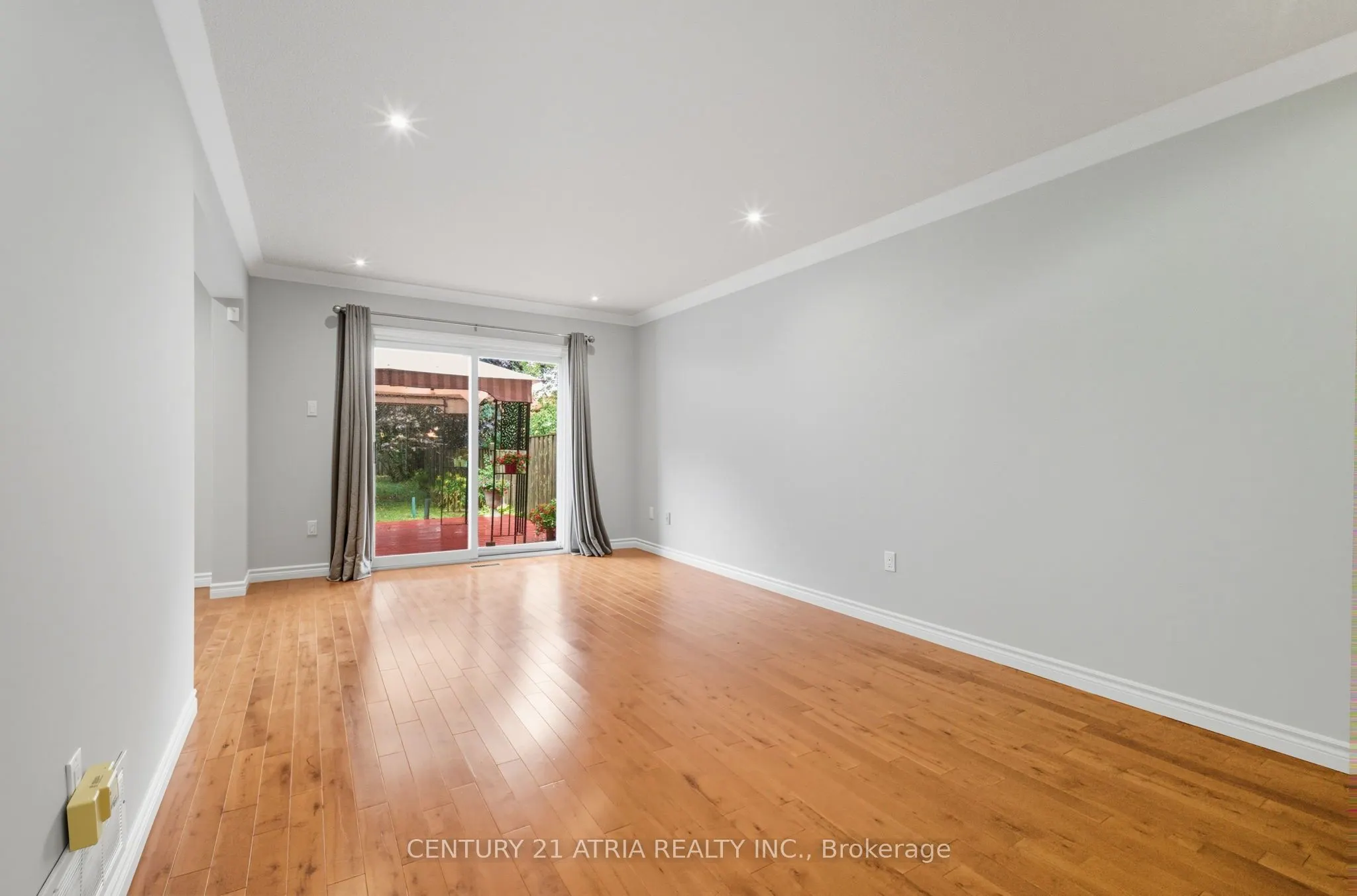 32 Fieldview Crescent