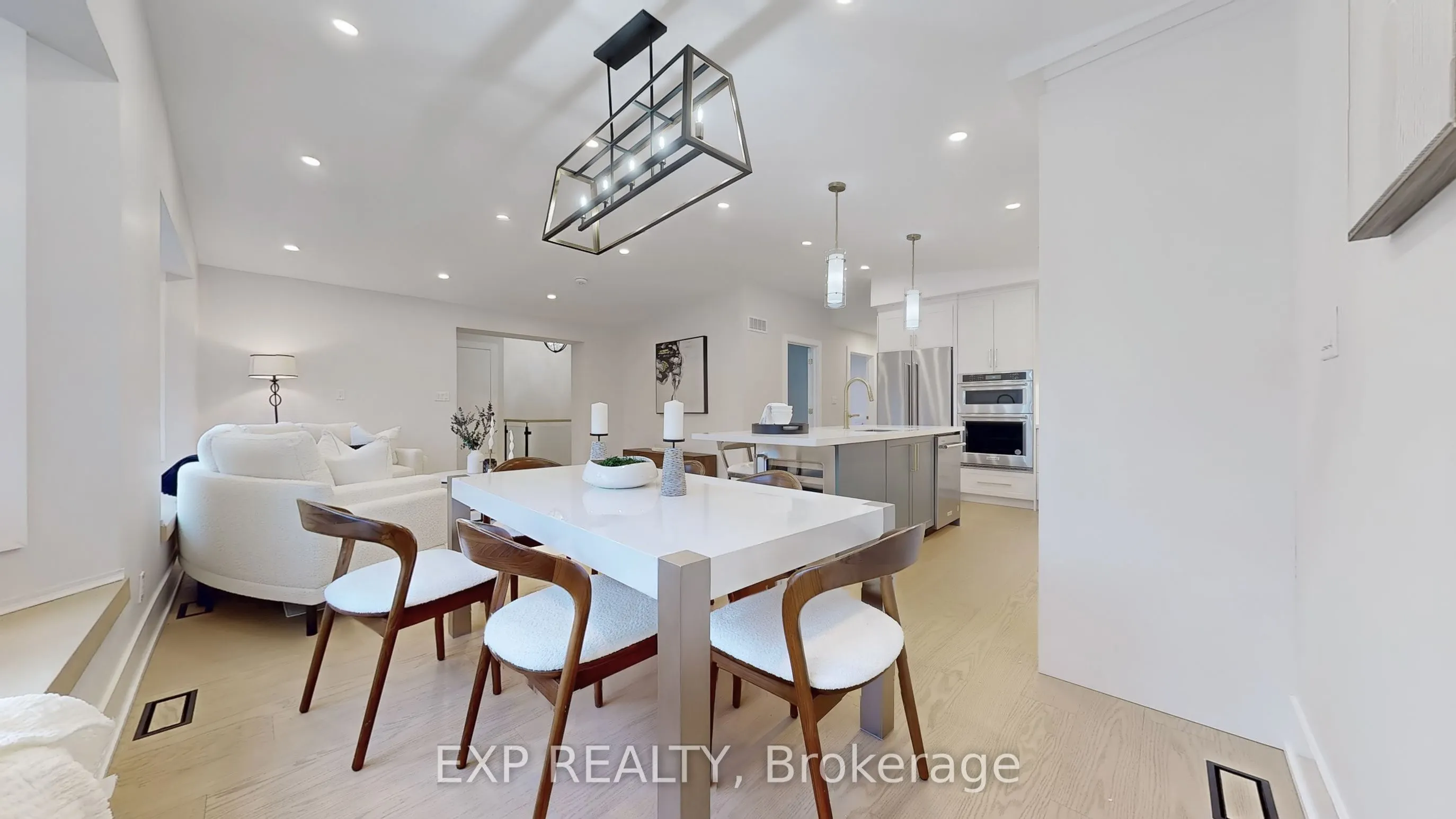 385 Easy Street