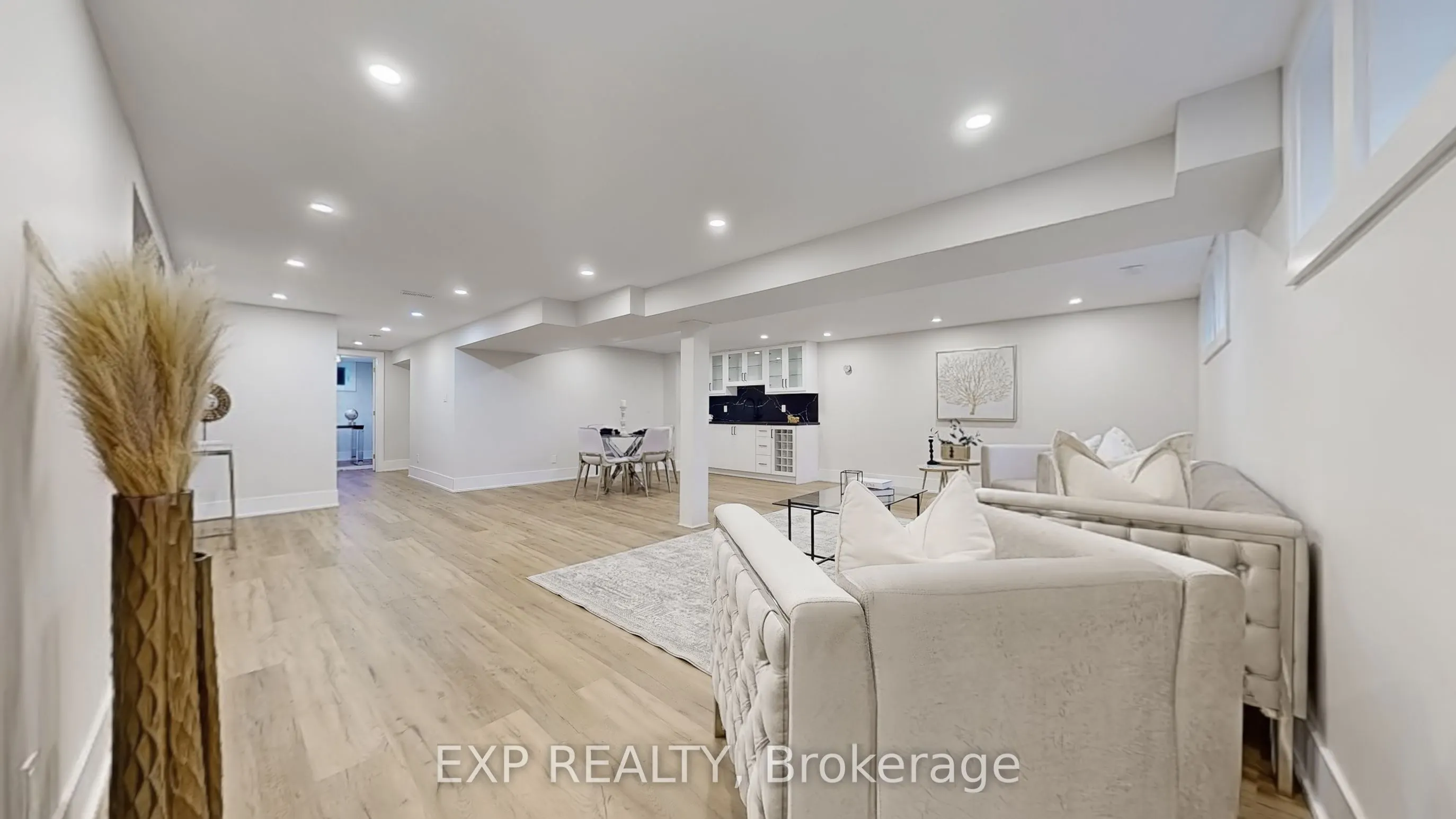 385 Easy Street
