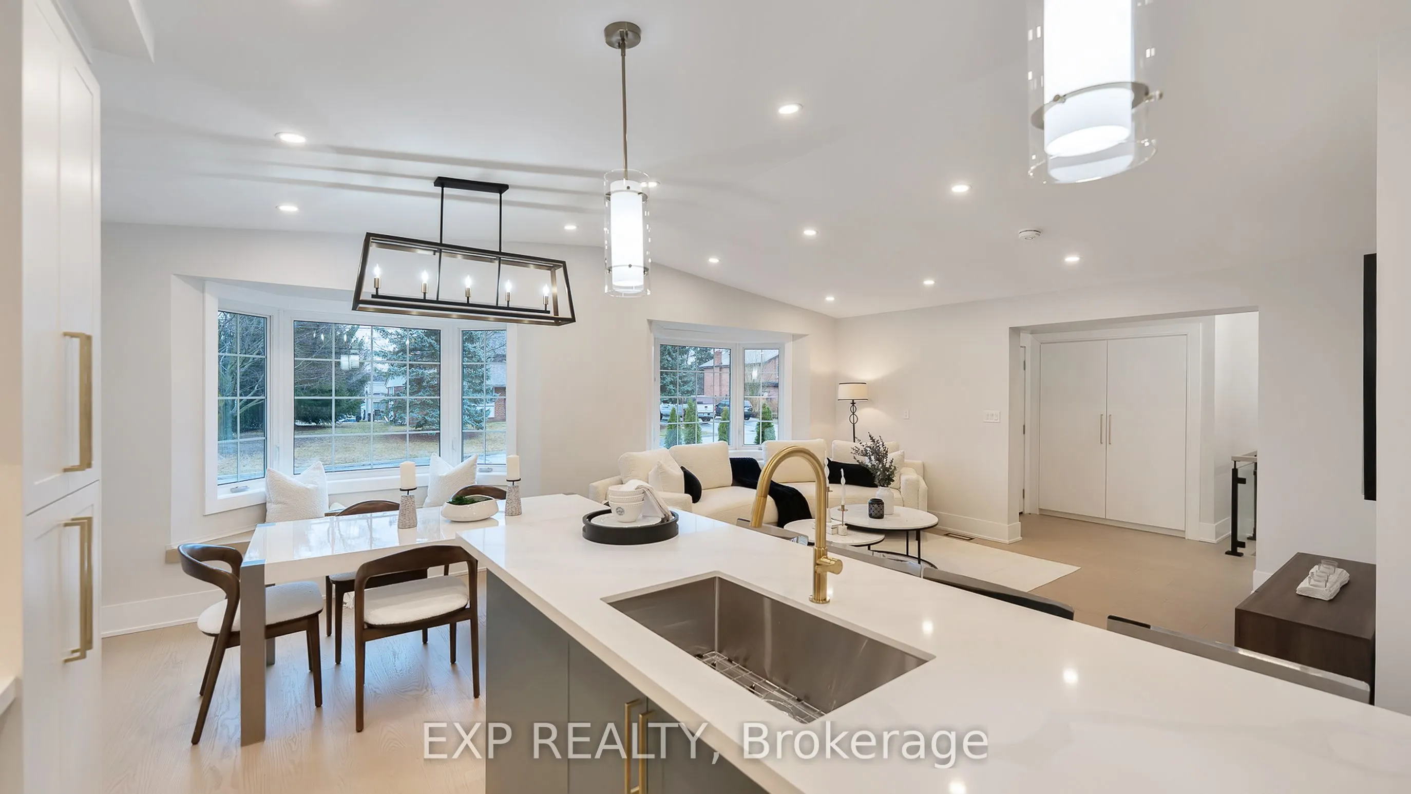 385 Easy Street
