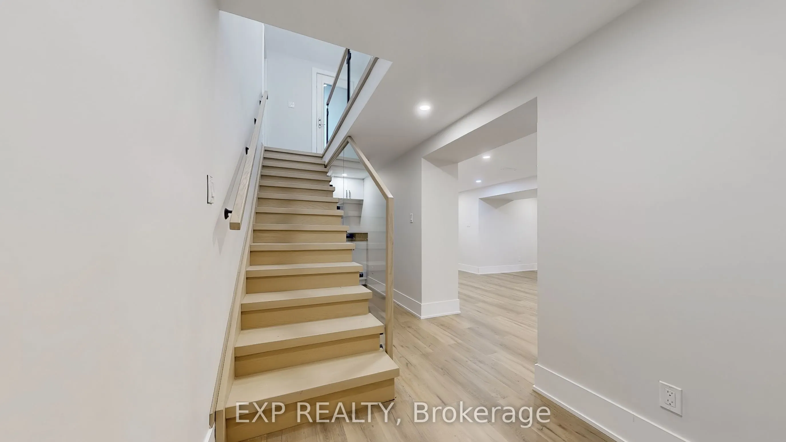 385 Easy Street