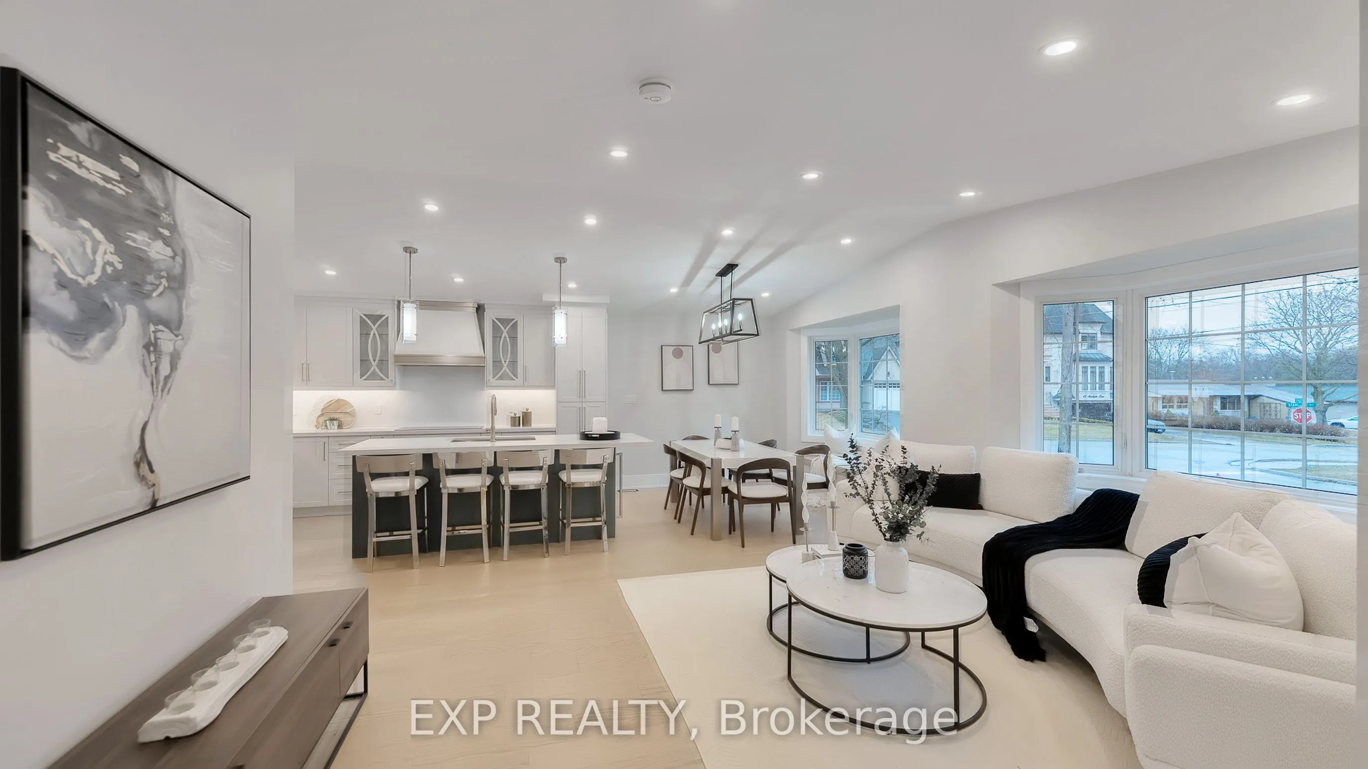 385 Easy Street