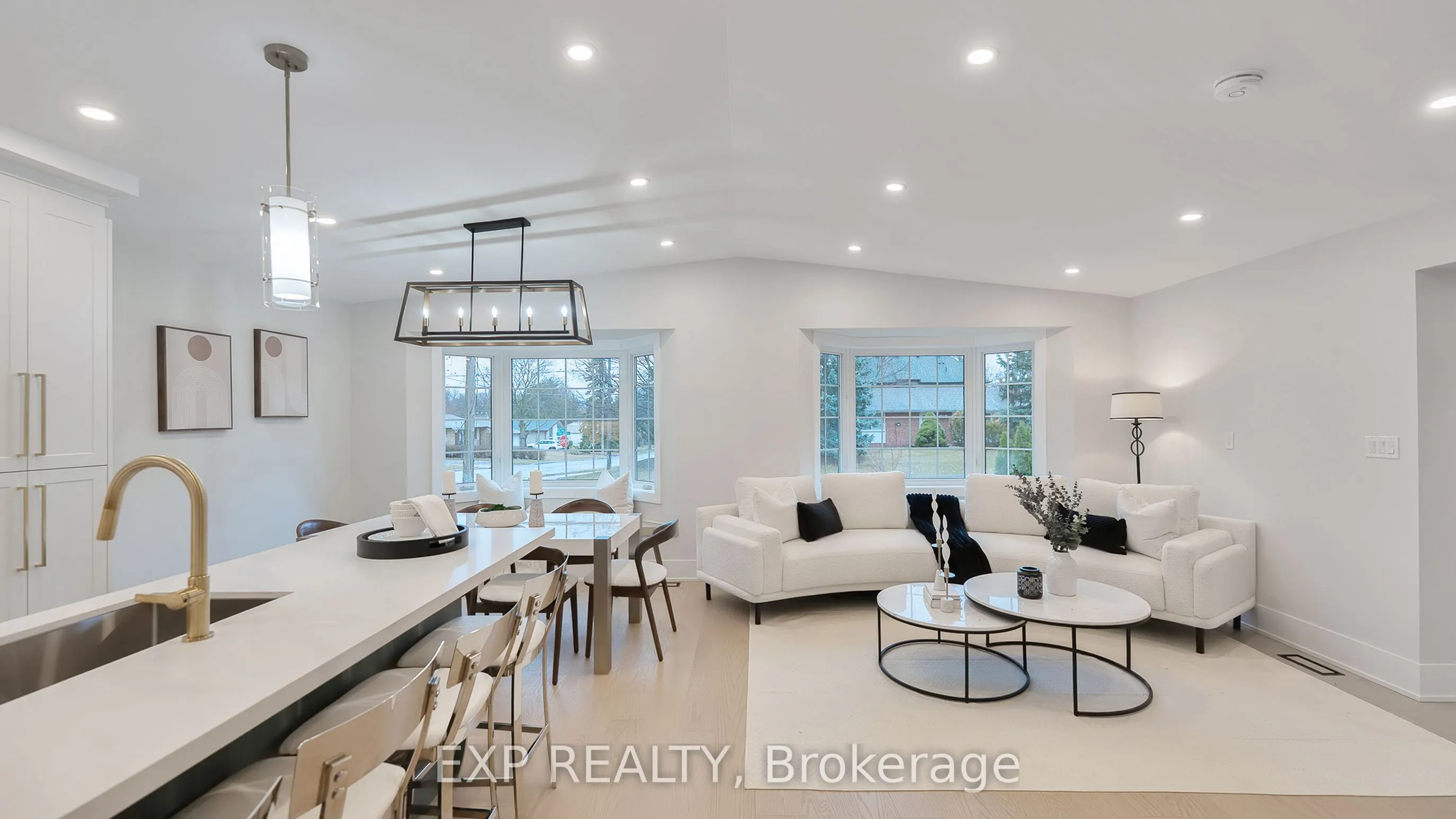 385 Easy Street