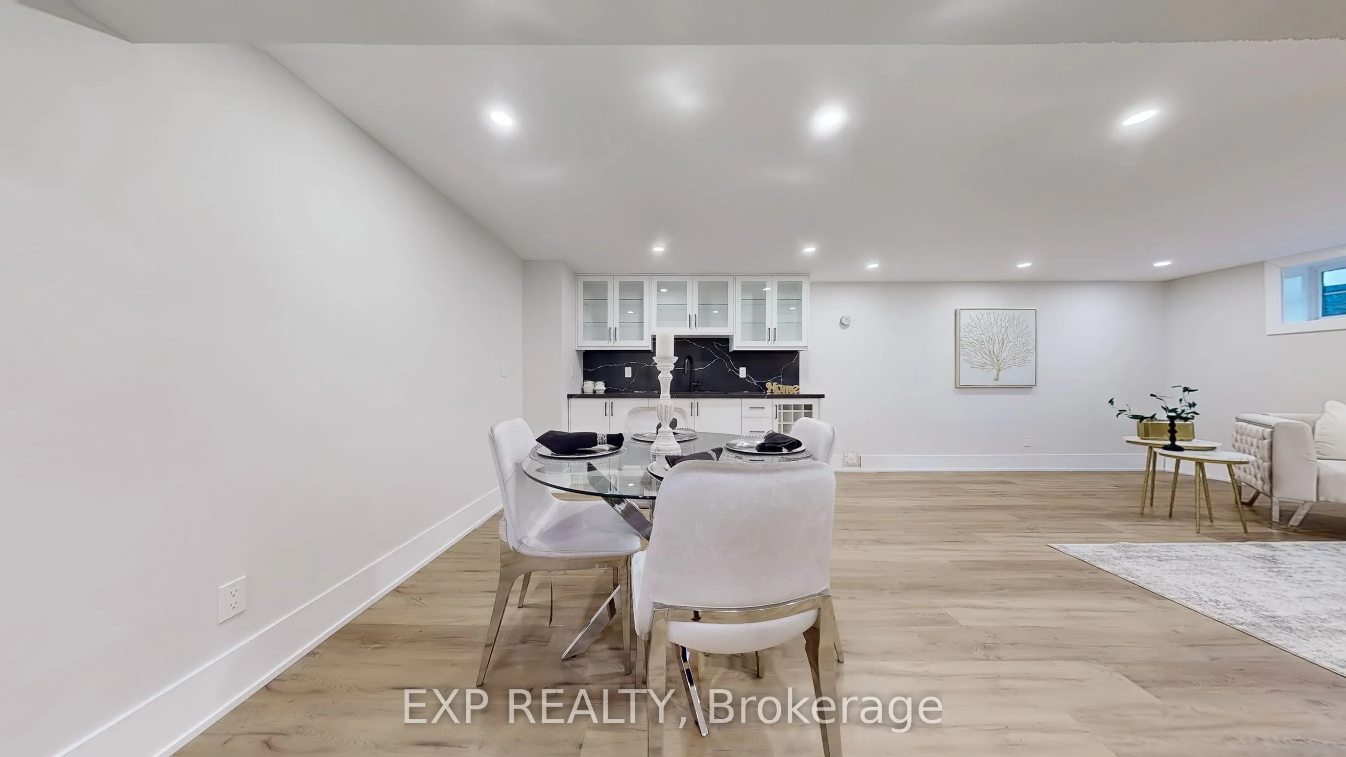 385 Easy Street