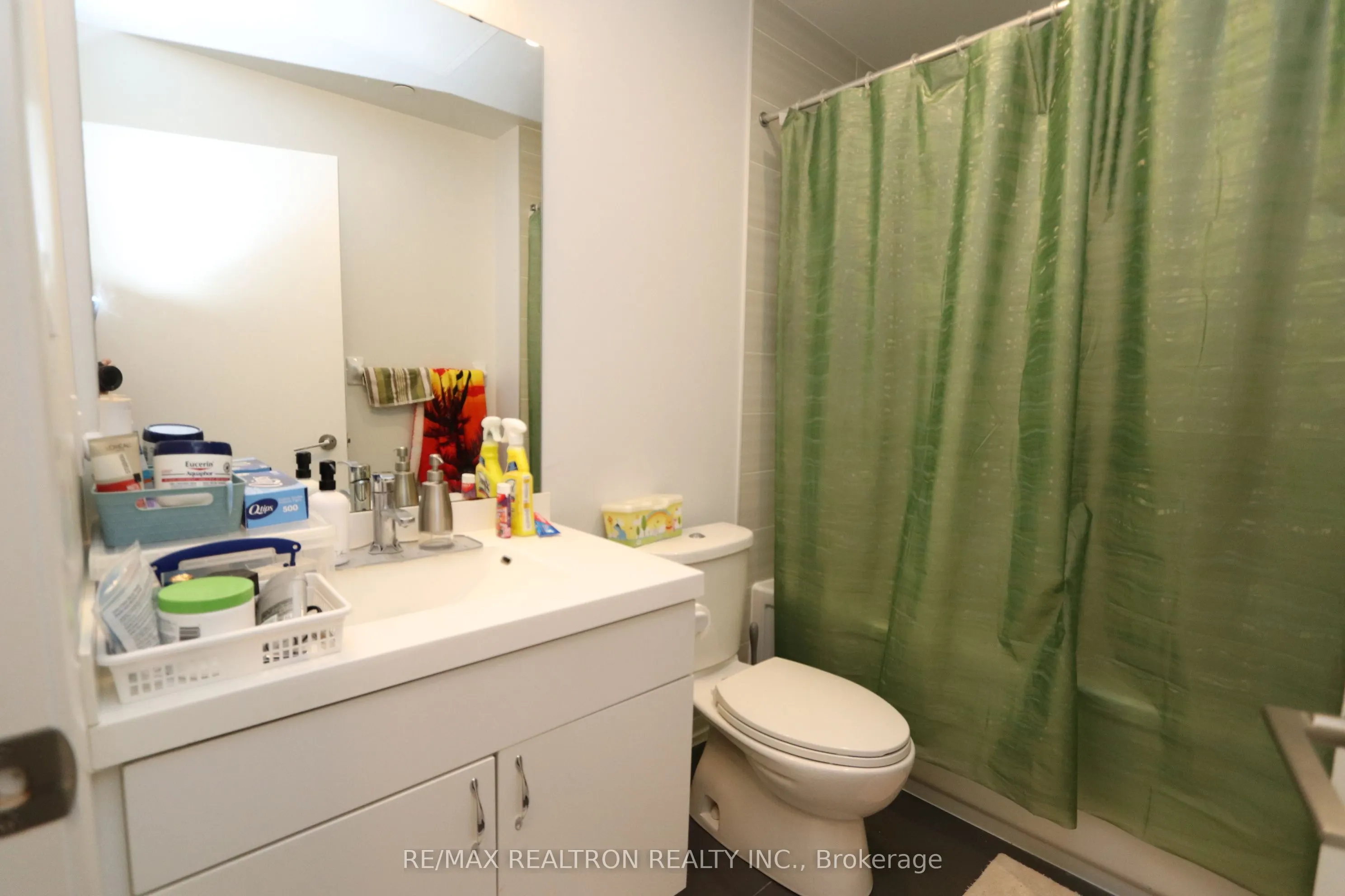 540 BUR OAK Avenue, #605