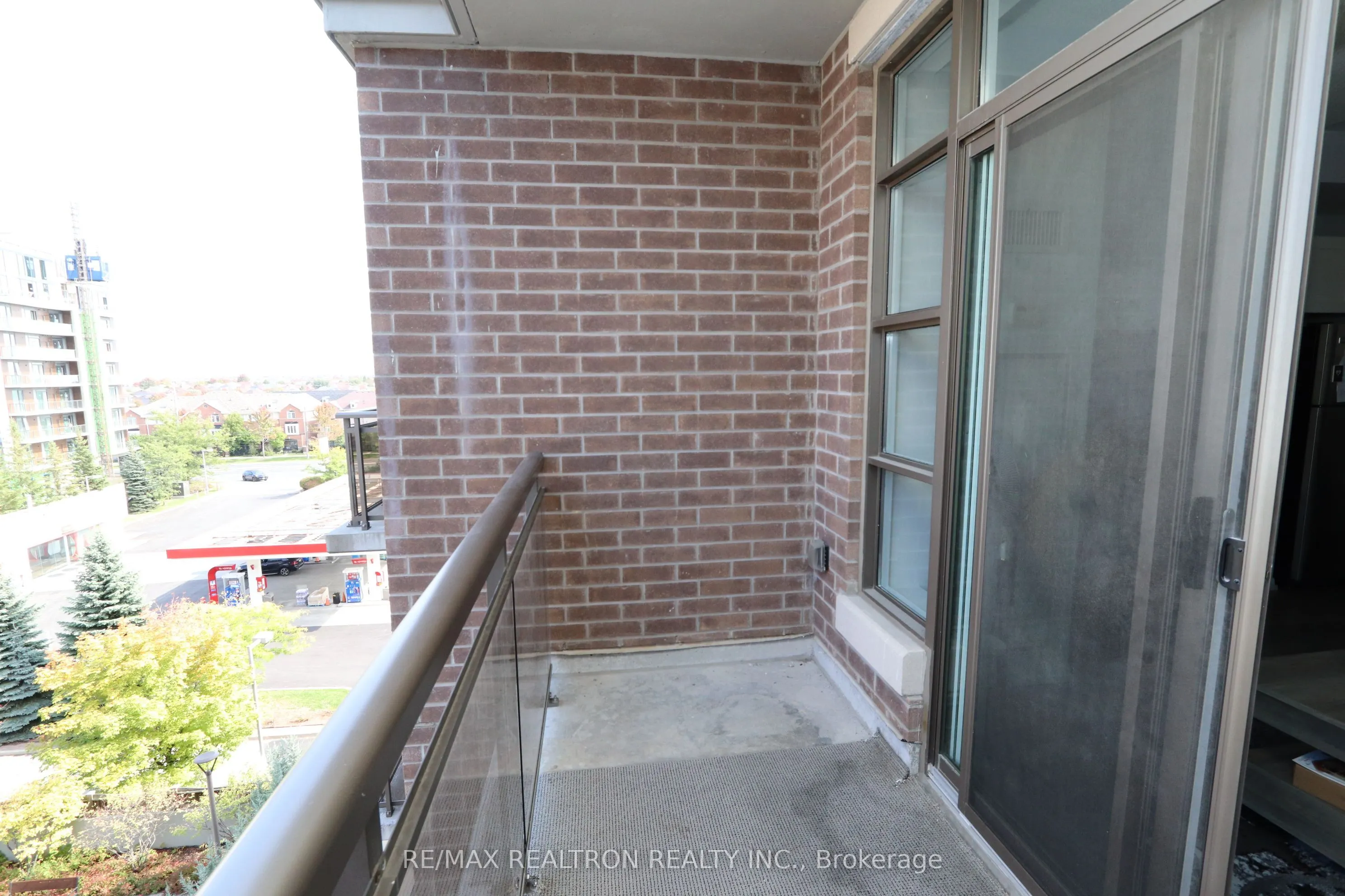 540 BUR OAK Avenue, #605