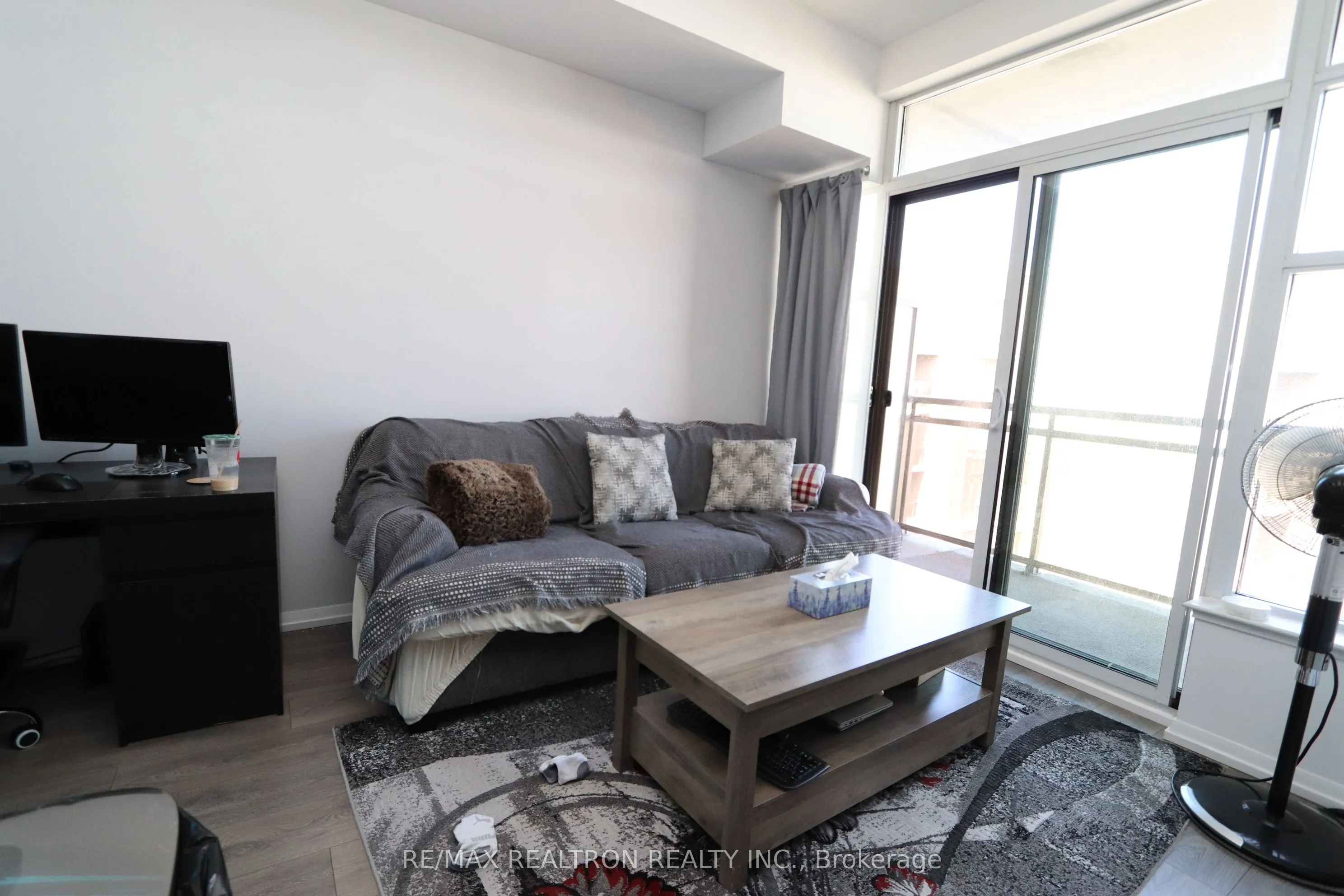 540 BUR OAK Avenue, #605